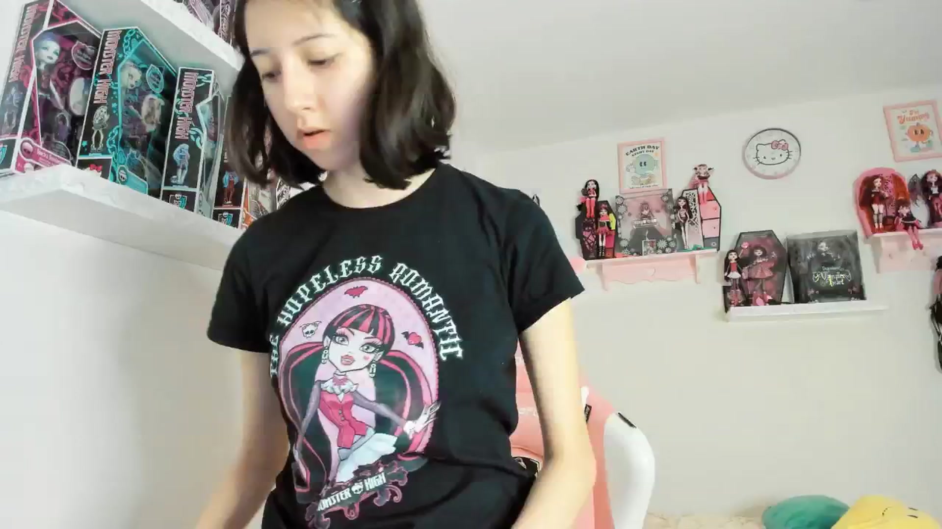 Gallery image thumbnail from Cherrycute666's myfreecams stream on, 02/14/2025, 08:49 image 1 of 20