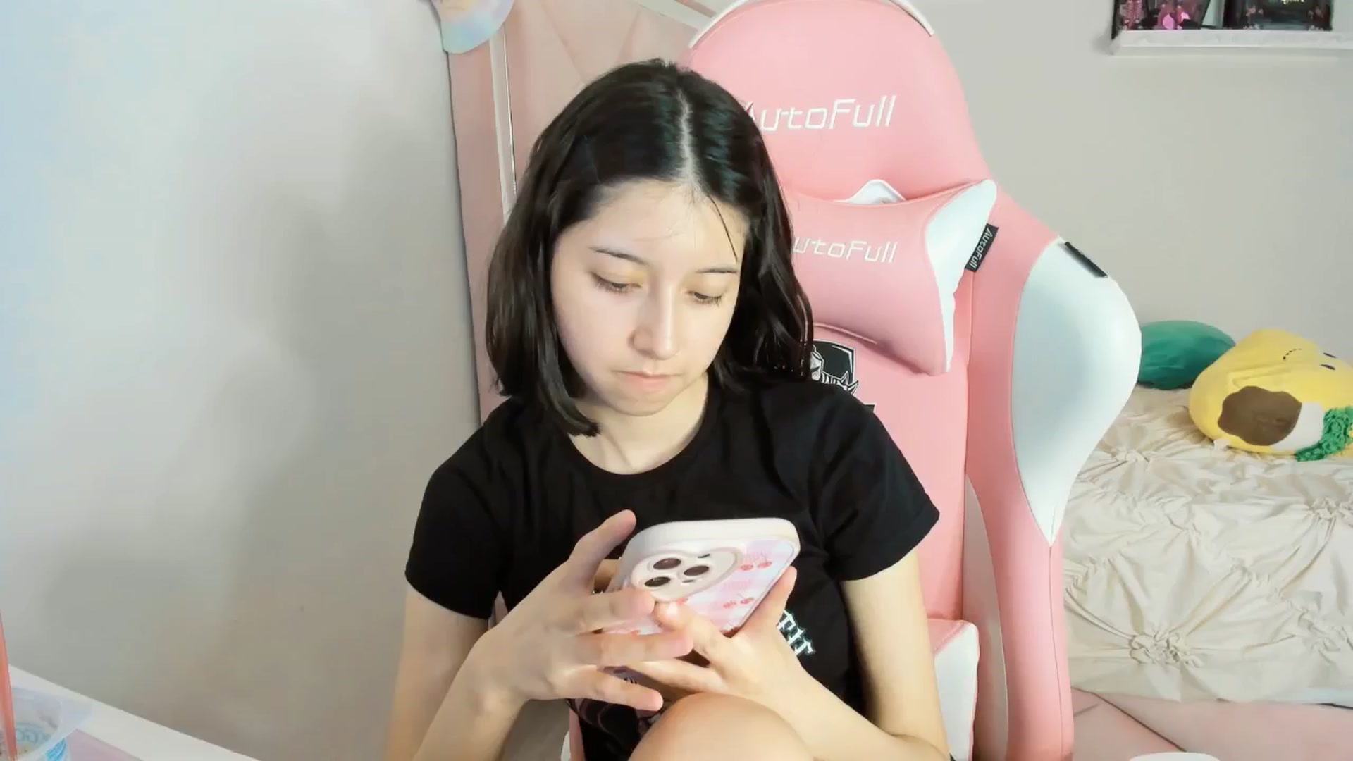 Gallery image thumbnail from Cherrycute666's myfreecams stream on, 02/14/2025, 08:49 image 18 of 20