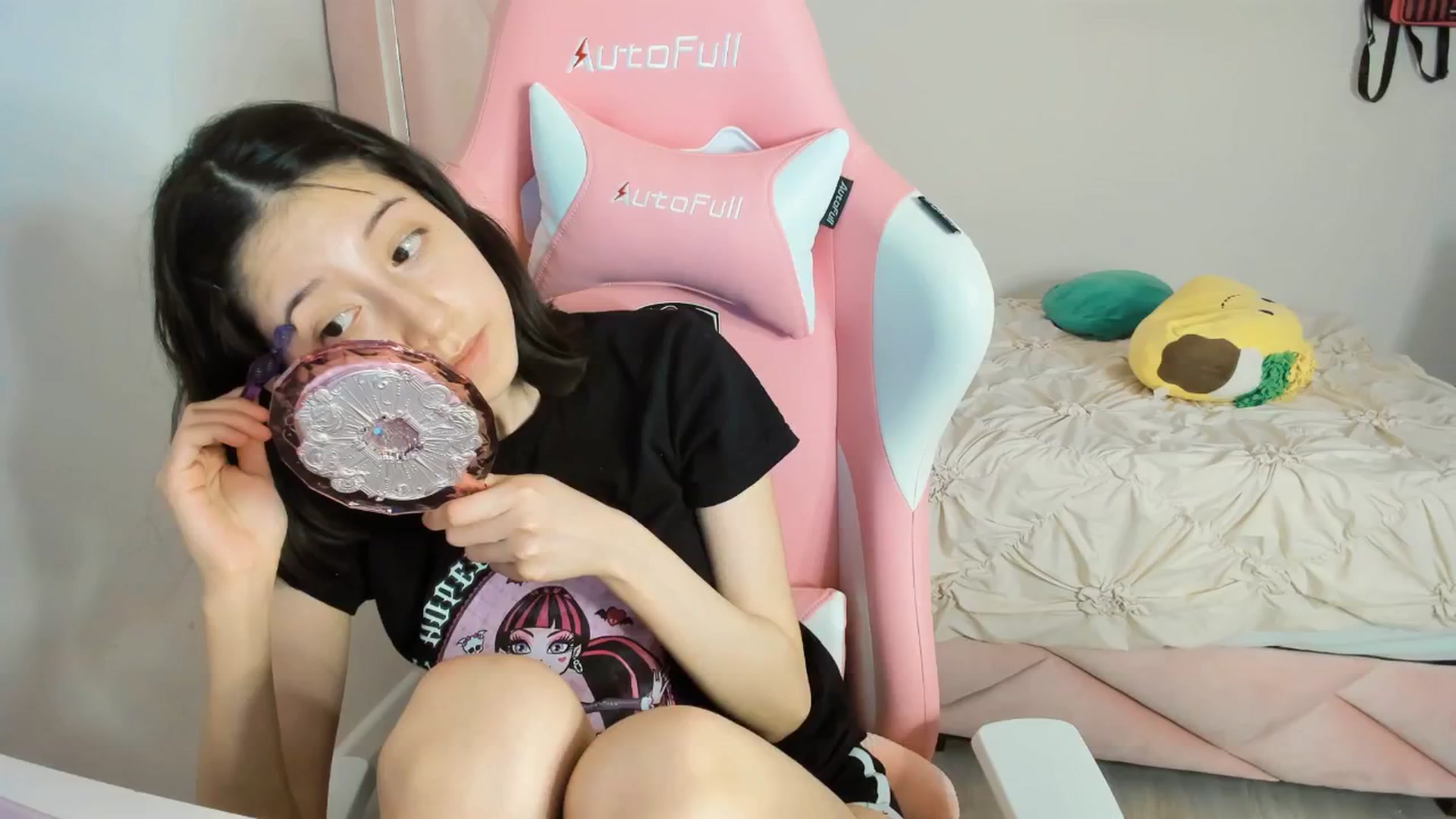 Gallery image thumbnail from Cherrycute666's myfreecams stream on, 02/14/2025, 08:49 image 11 of 20