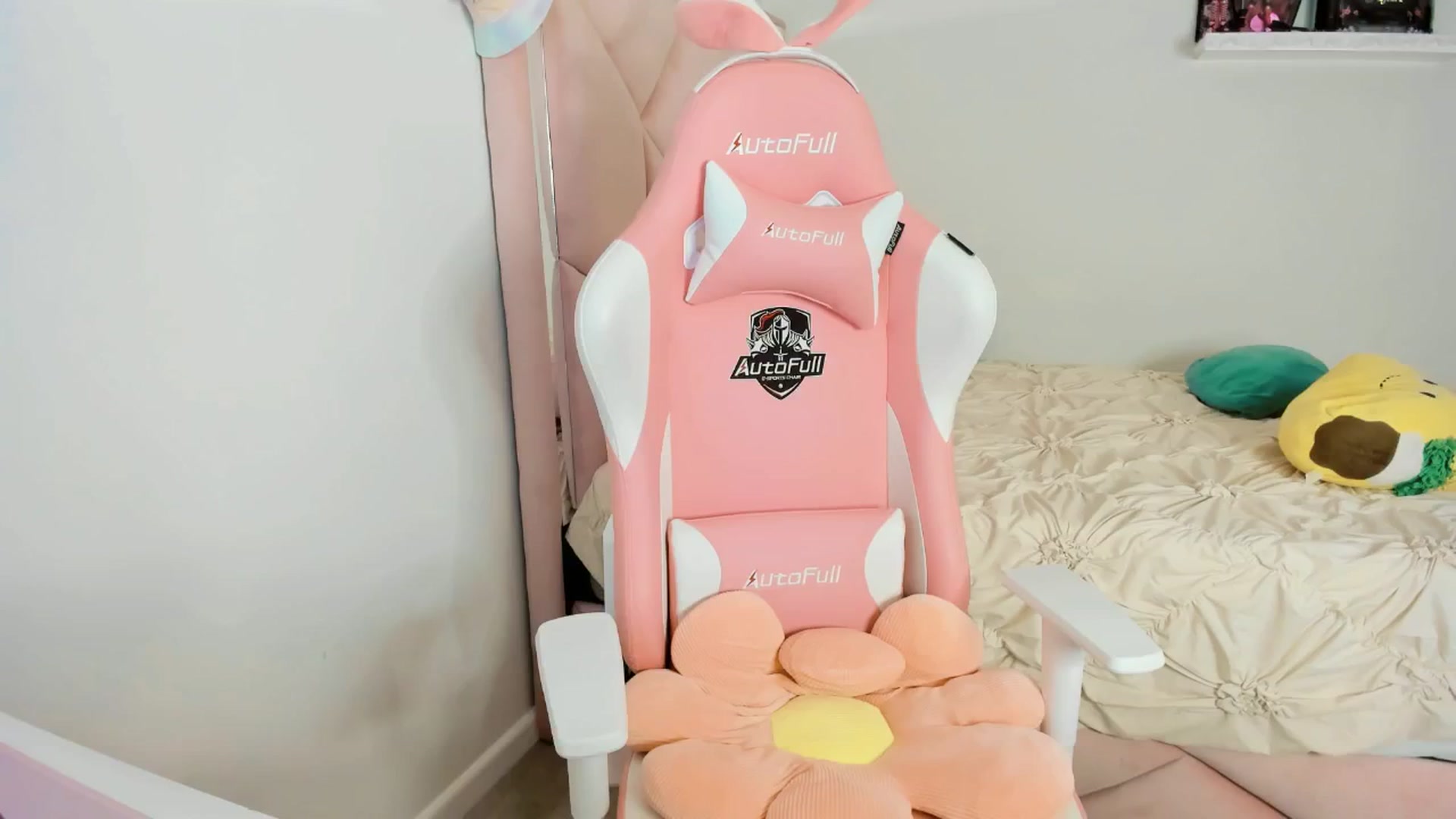 Gallery image thumbnail from Cherrycute666's myfreecams stream on, 02/14/2025, 08:49 image 19 of 20