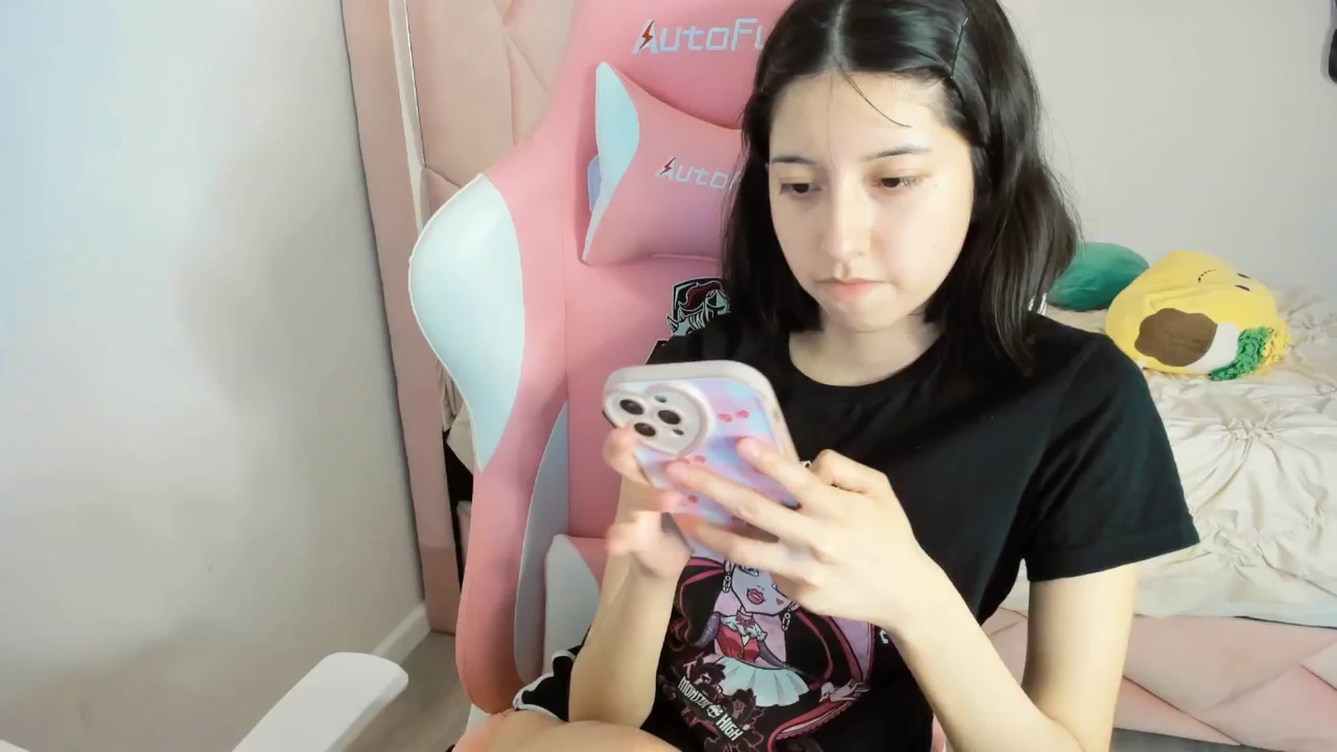 Gallery image thumbnail from Cherrycute666's myfreecams stream on, 02/14/2025, 08:49 image 8 of 20