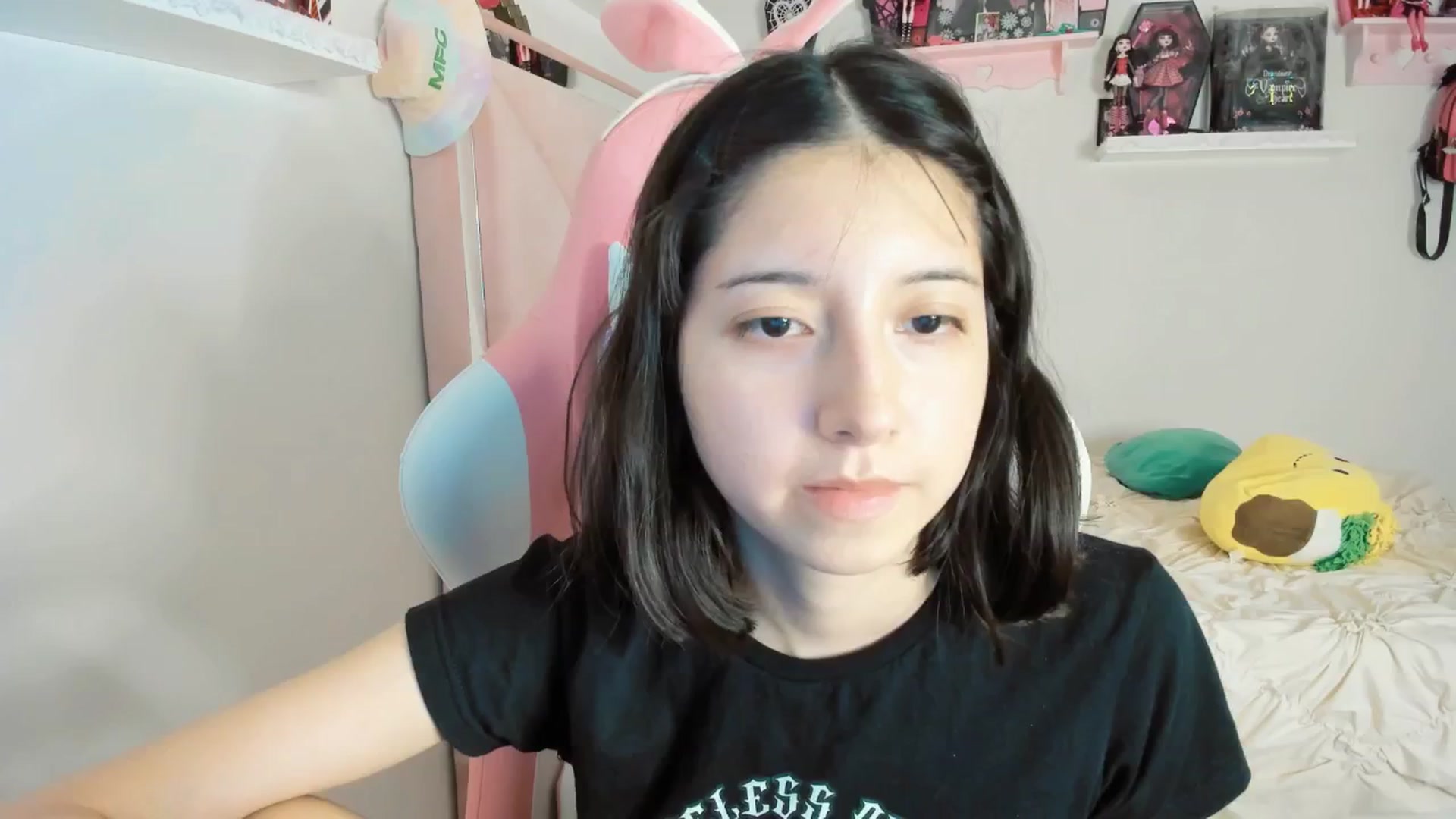 Gallery image thumbnail from Cherrycute666's myfreecams stream on, 02/14/2025, 08:49 image 6 of 20