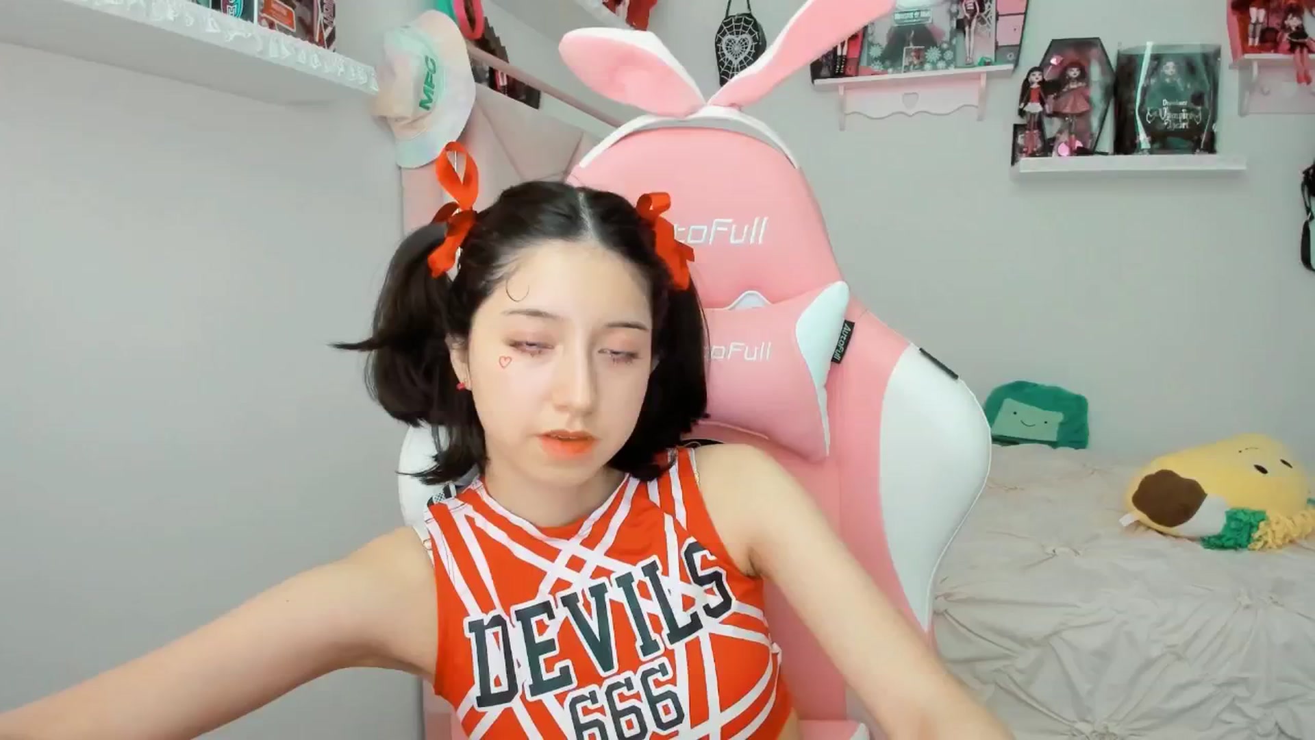 Gallery image thumbnail from Cherrycute666's myfreecams stream on, 02/14/2025, 23:51 image 20 of 20
