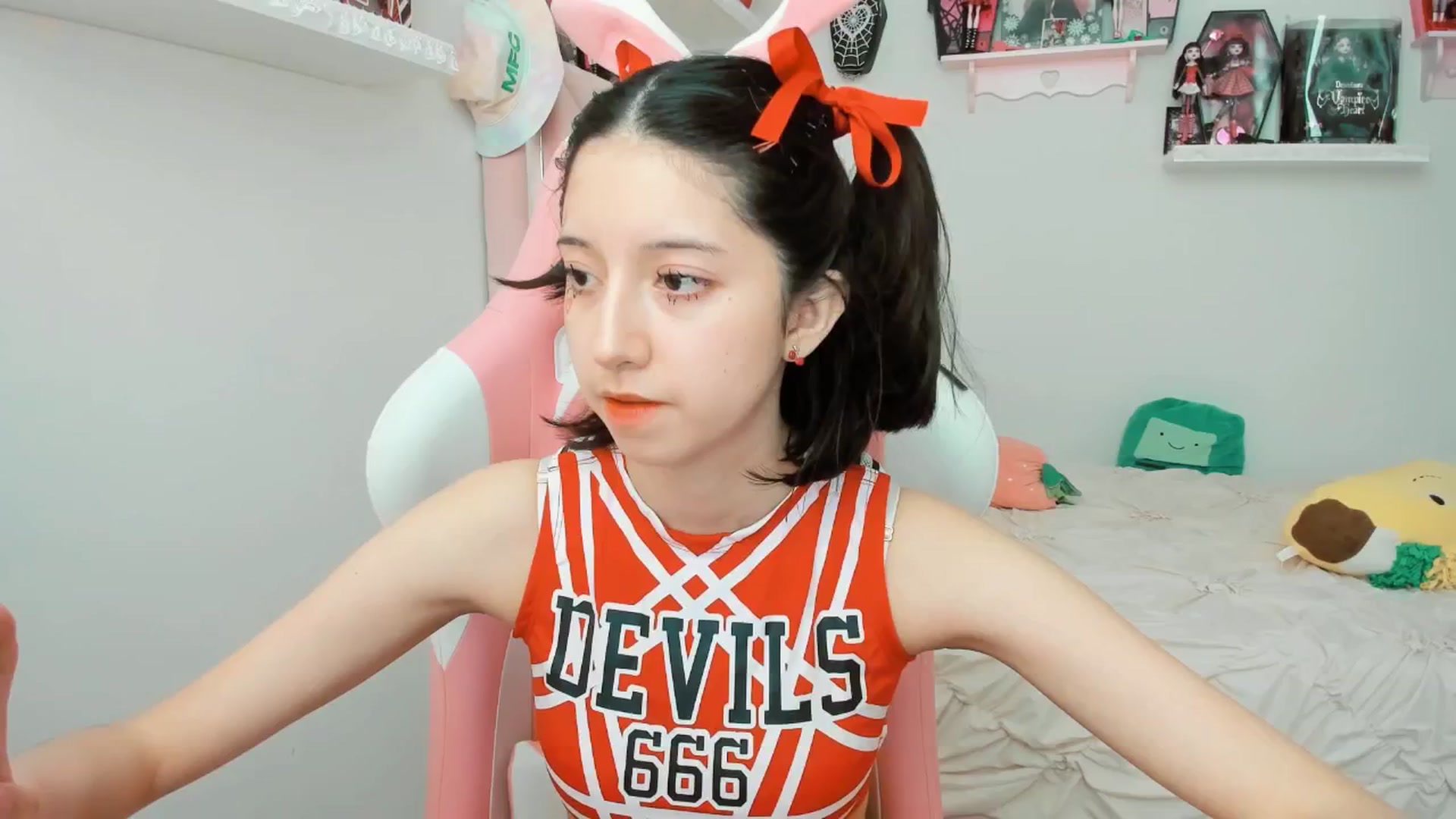 Gallery image thumbnail from Cherrycute666's myfreecams stream on, 02/14/2025, 23:51 image 11 of 20