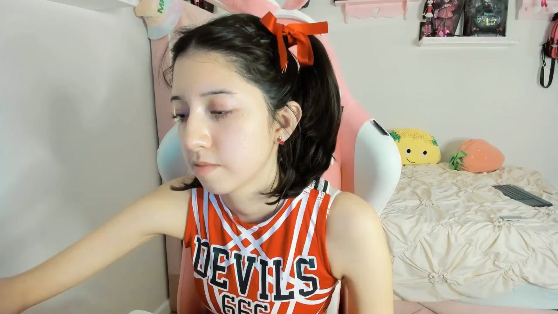 Gallery image thumbnail from Cherrycute666's myfreecams stream on, 02/15/2025, 07:43 image 19 of 20