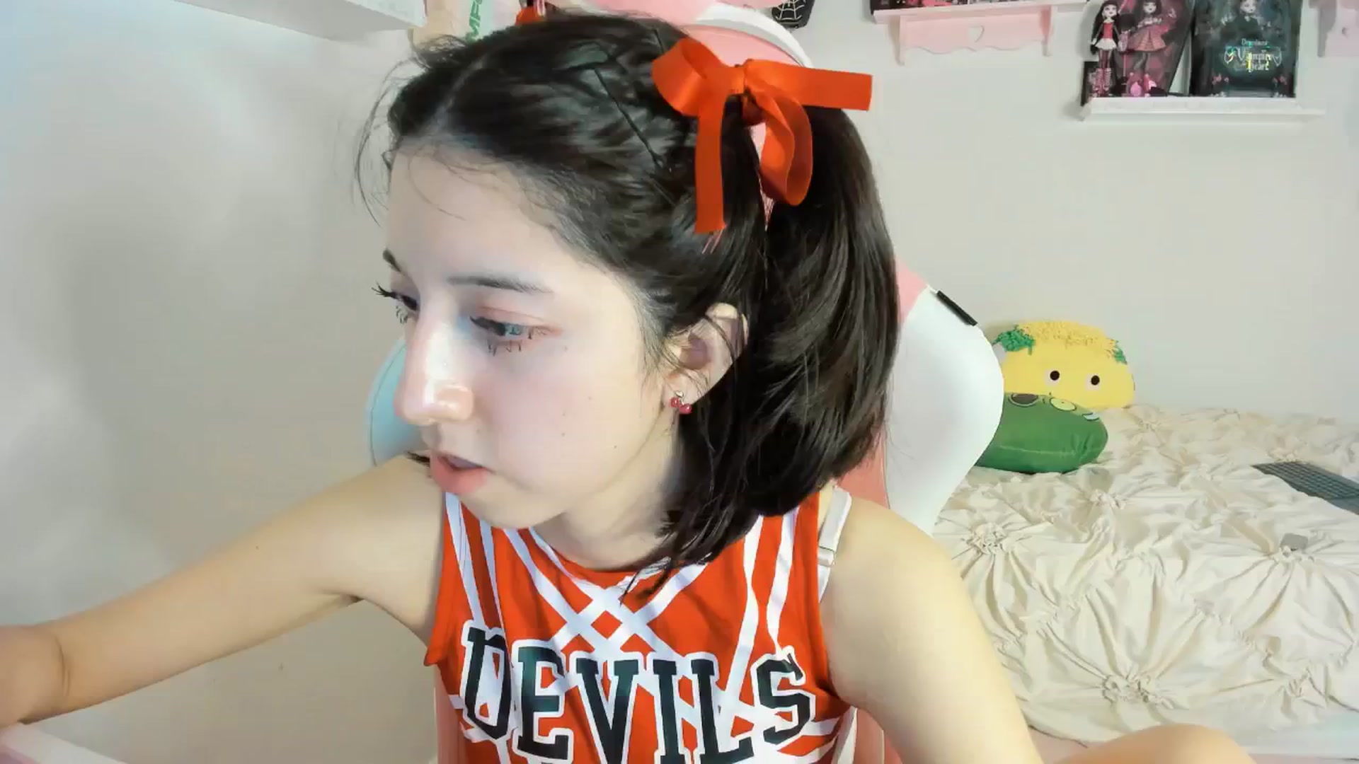 Gallery image thumbnail from Cherrycute666's myfreecams stream on, 02/15/2025, 07:43 image 16 of 20