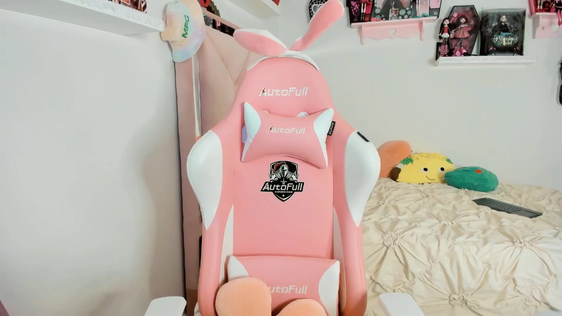 Gallery image thumbnail from Cherrycute666's myfreecams stream on, 02/15/2025, 13:21 image 2 of 20