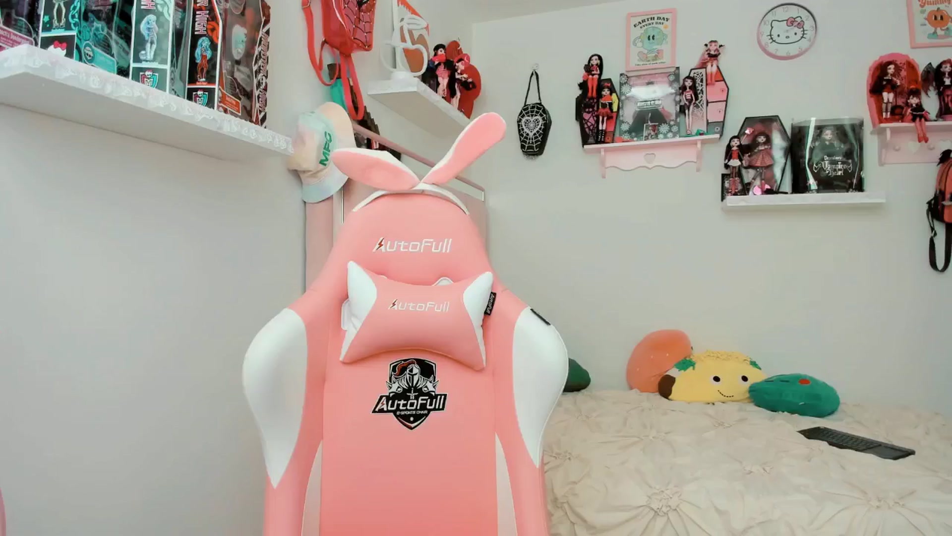 Gallery image thumbnail from Cherrycute666's myfreecams stream on, 02/15/2025, 22:54 image 2 of 20