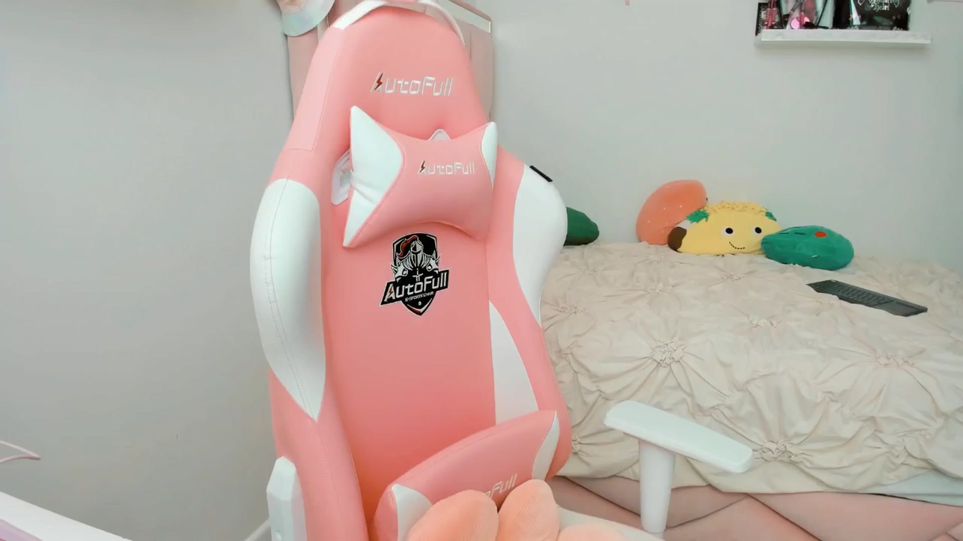 Gallery image thumbnail from Cherrycute666's myfreecams stream on, 02/15/2025, 22:54 image 1 of 20