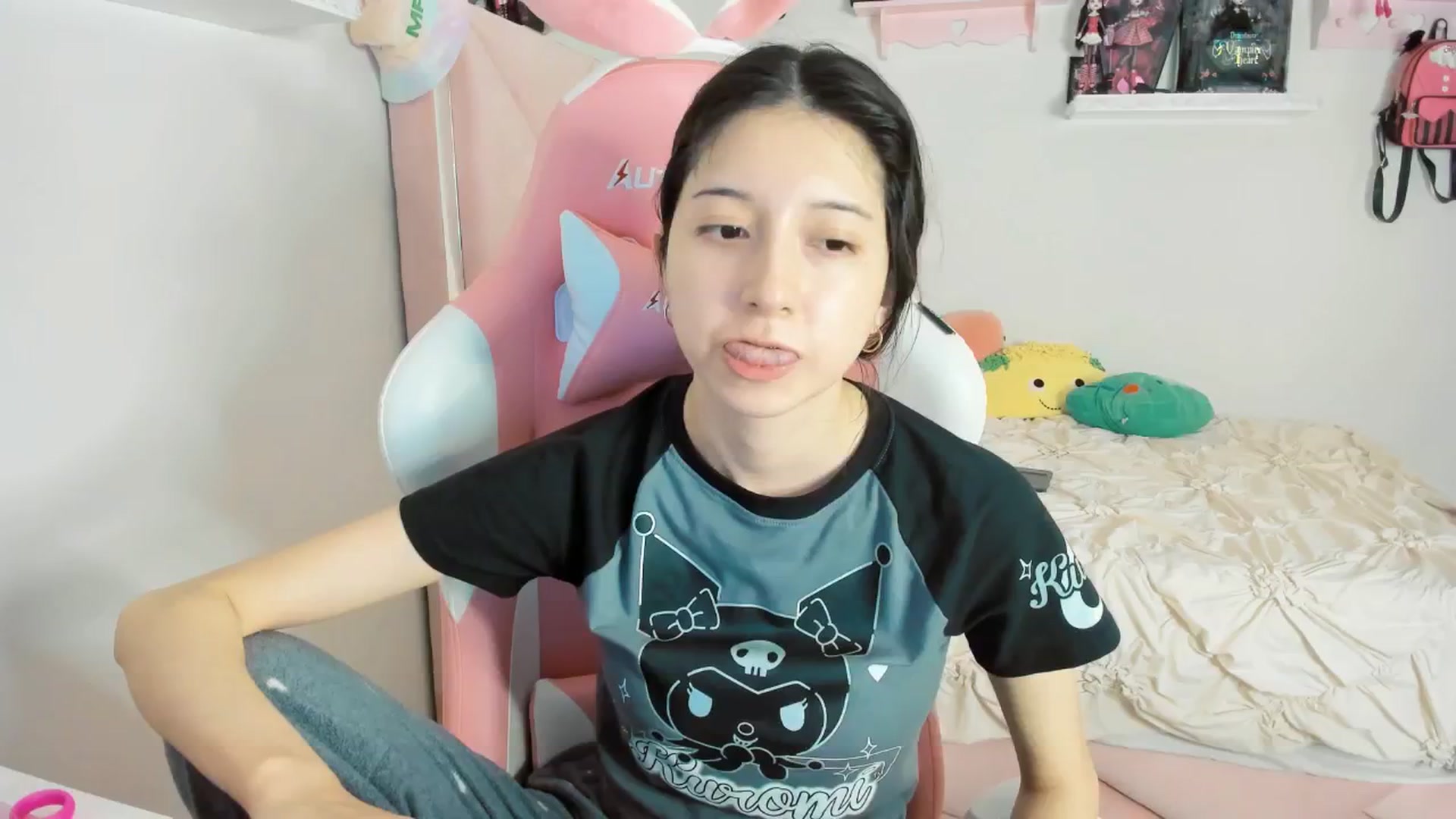 Gallery image thumbnail from Cherrycute666's myfreecams stream on, 02/16/2025, 11:32 image 3 of 20