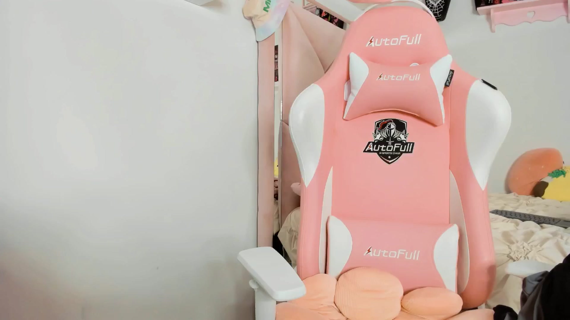 Gallery image thumbnail from Cherrycute666's myfreecams stream on, 02/16/2025, 11:32 image 9 of 20