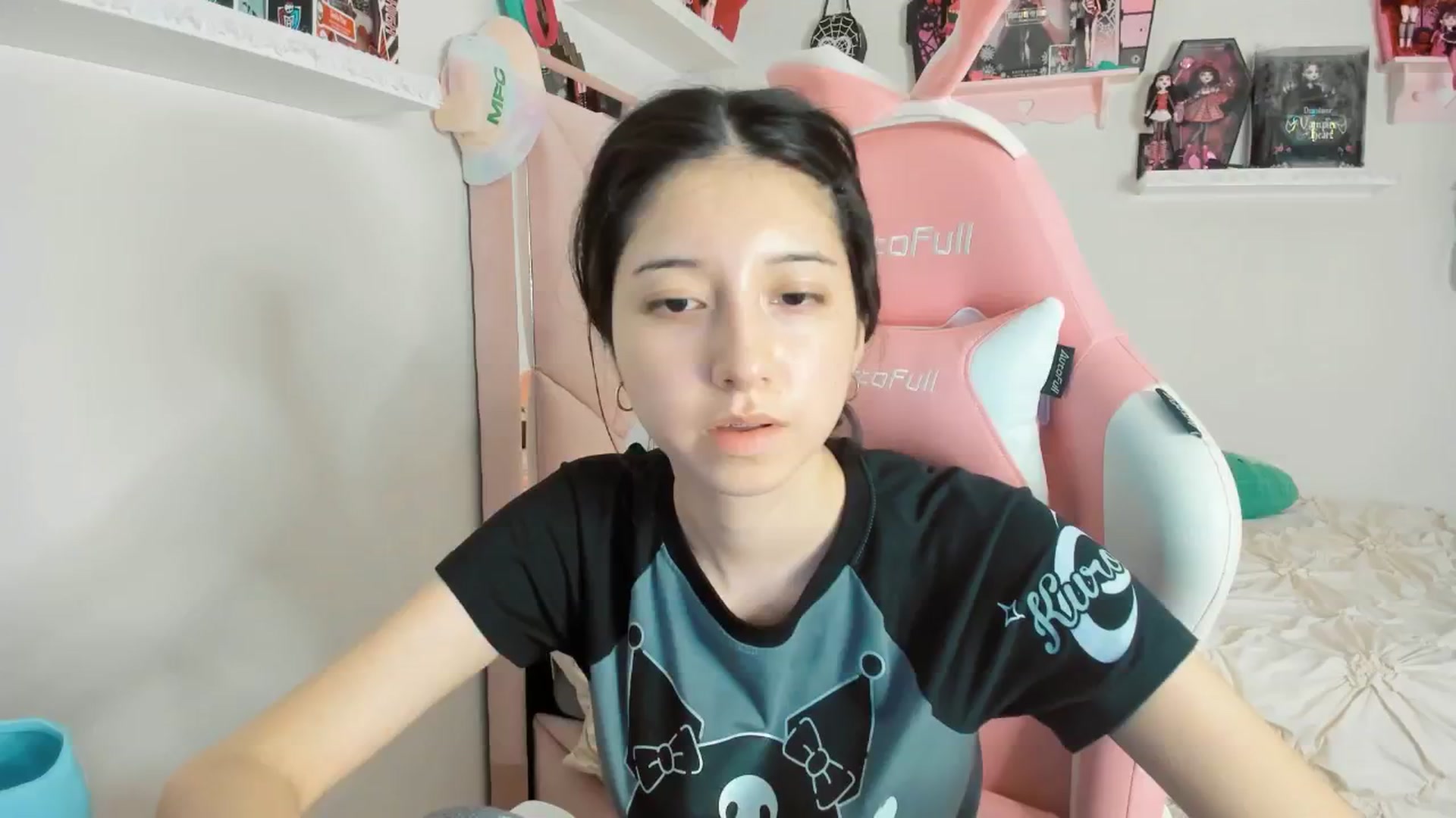 Gallery image thumbnail from Cherrycute666's myfreecams stream on, 02/16/2025, 11:32 image 14 of 20