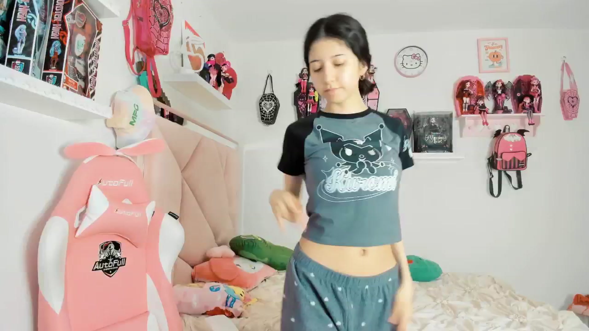 Gallery image thumbnail from Cherrycute666's myfreecams stream on, 02/16/2025, 13:06 image 9 of 20