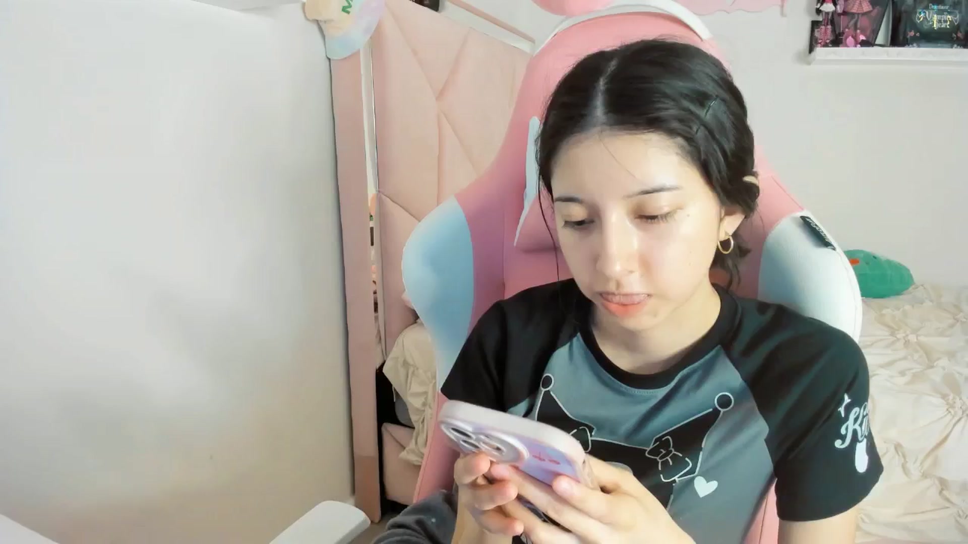 Gallery image thumbnail from Cherrycute666's myfreecams stream on, 02/16/2025, 13:06 image 1 of 20