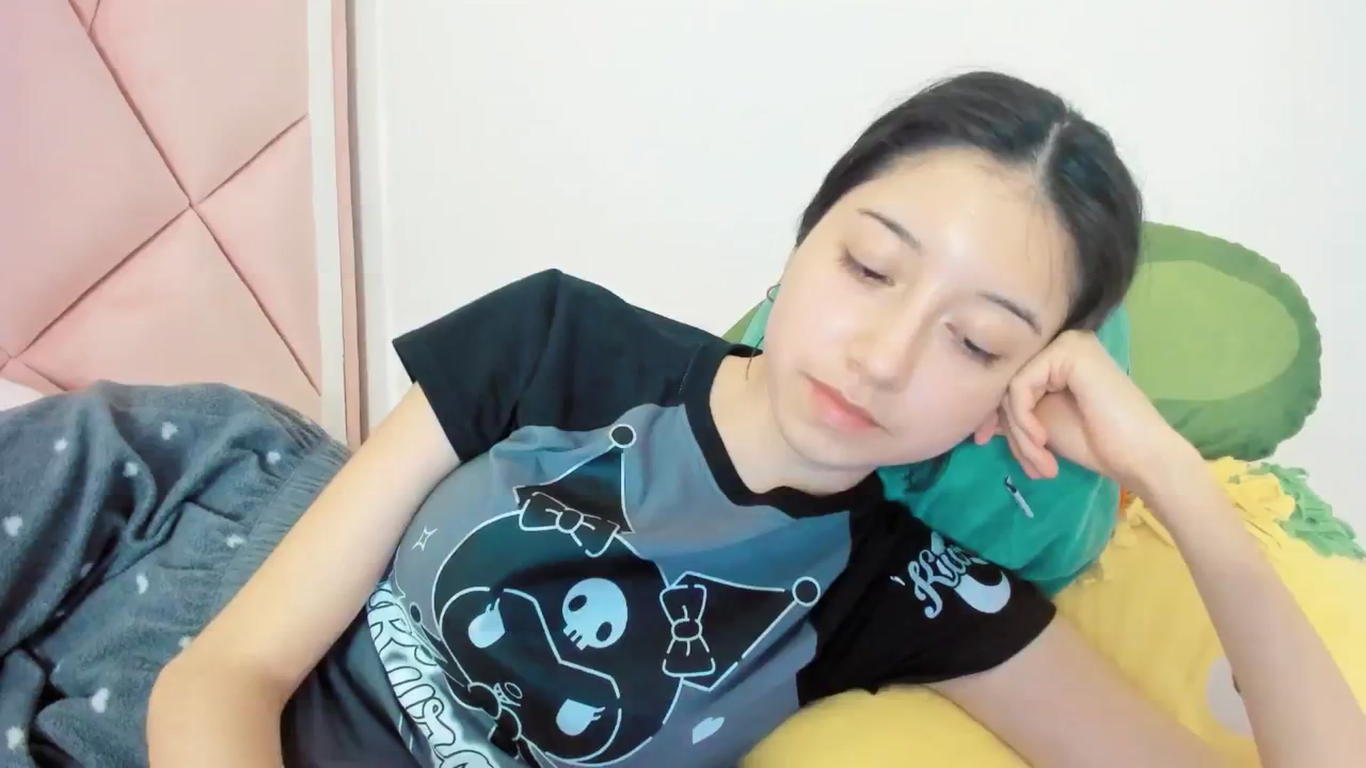 Gallery image thumbnail from Cherrycute666's myfreecams stream on, 02/16/2025, 13:06 image 18 of 20