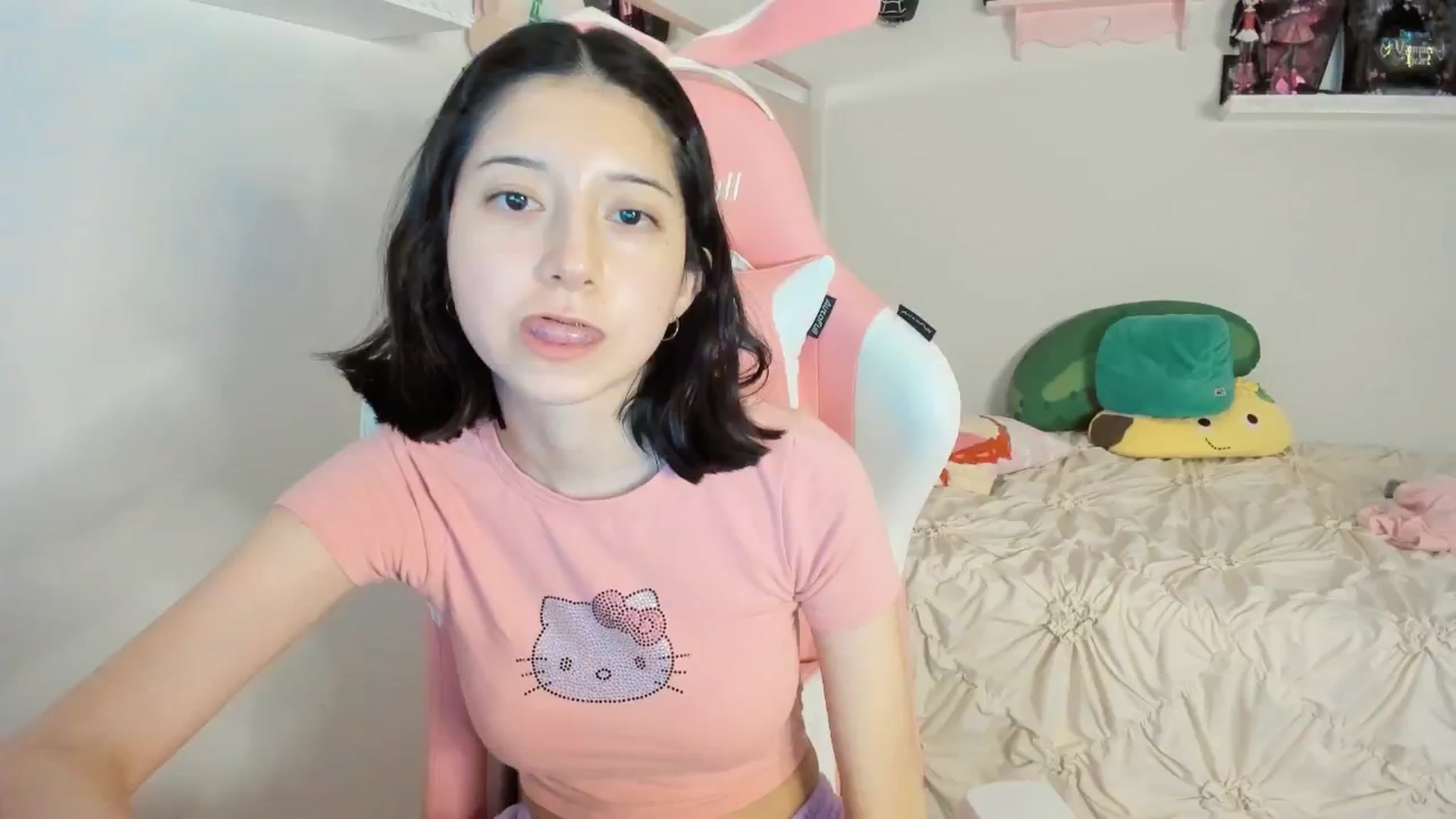 Gallery image thumbnail from Cherrycute666's myfreecams stream on, 02/17/2025, 04:31 image 2 of 20