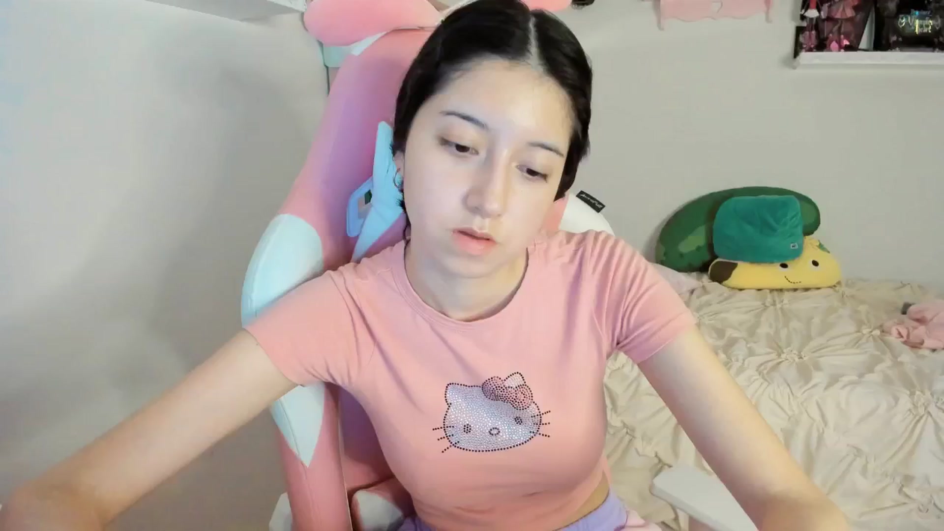 Gallery image thumbnail from Cherrycute666's myfreecams stream on, 02/17/2025, 04:31 image 20 of 20