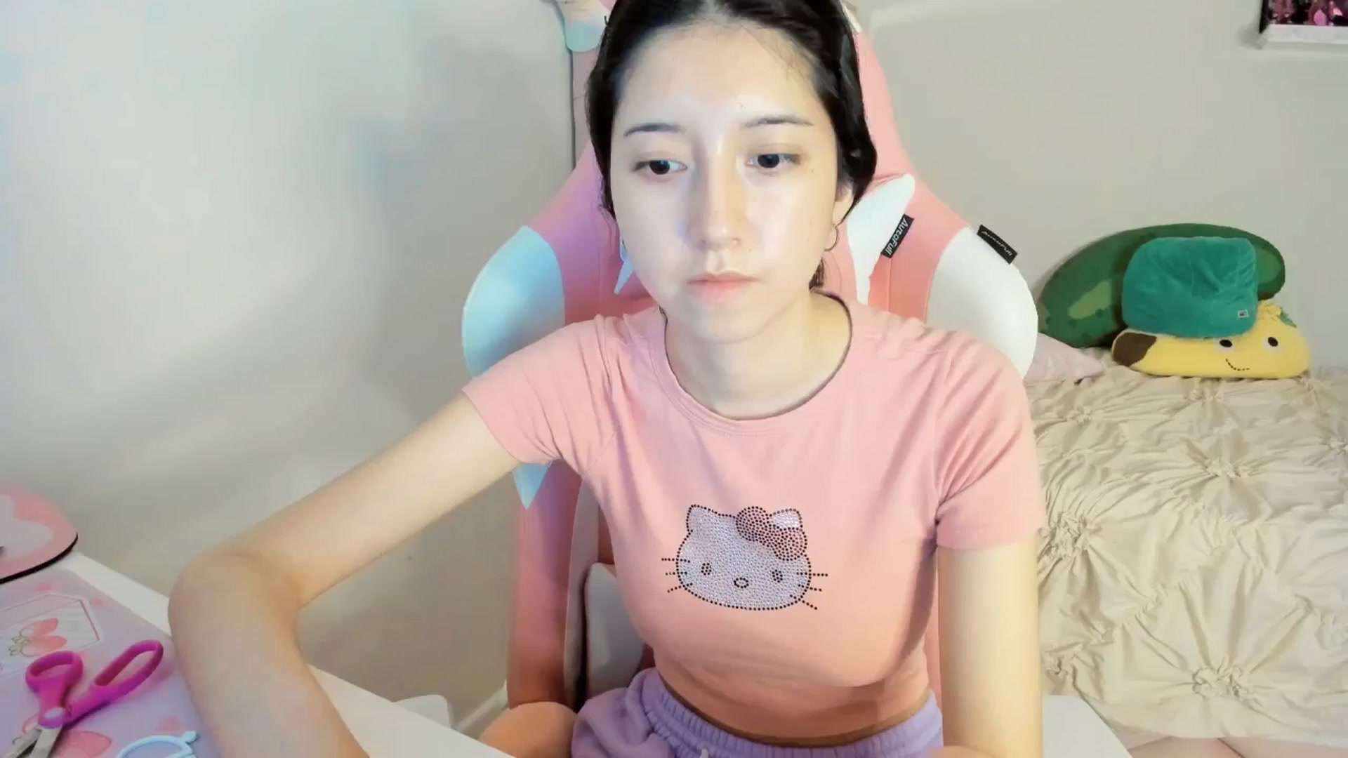 Gallery image thumbnail from Cherrycute666's myfreecams stream on, 02/17/2025, 06:44 image 14 of 20