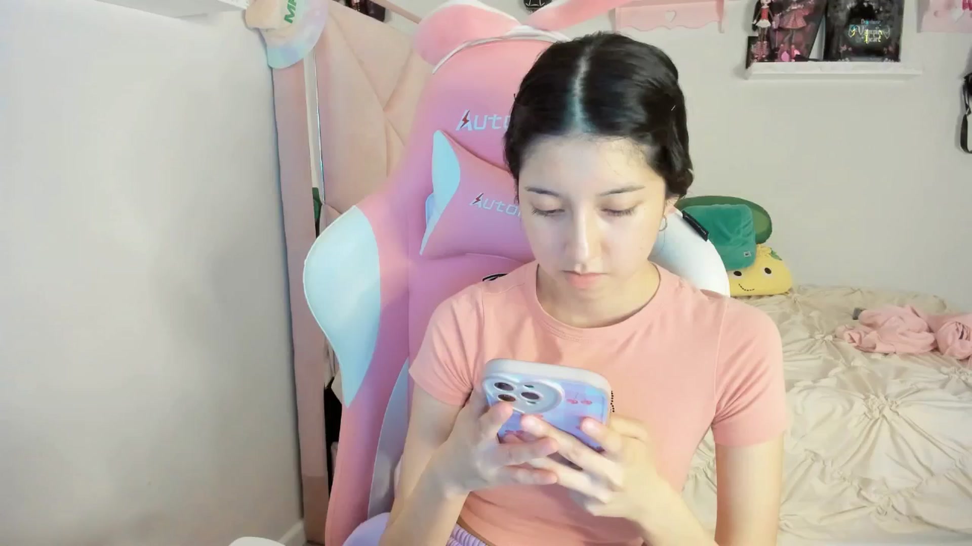 Gallery image thumbnail from Cherrycute666's myfreecams stream on, 02/17/2025, 06:44 image 1 of 20
