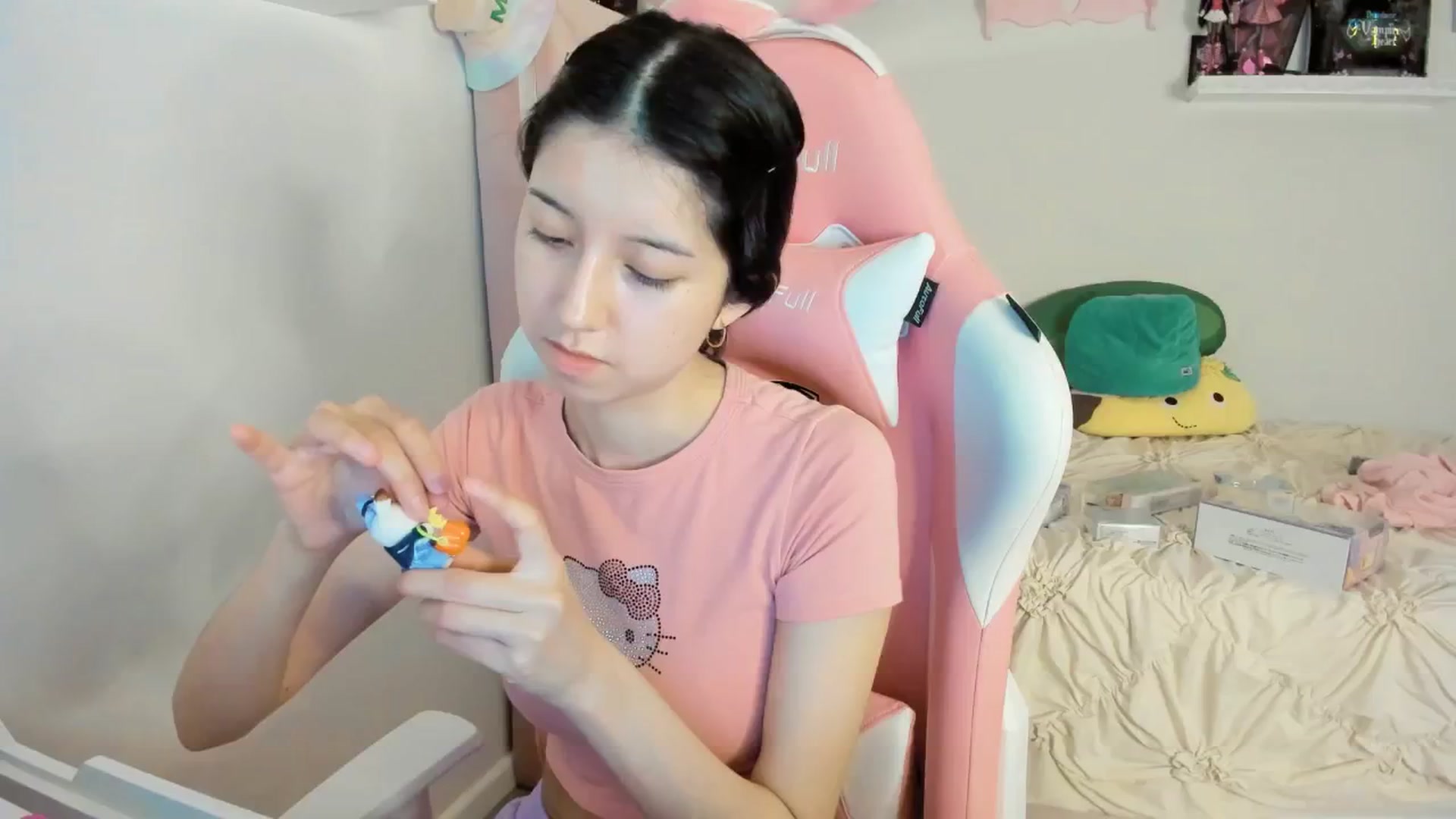 Gallery image thumbnail from Cherrycute666's myfreecams stream on, 02/17/2025, 06:44 image 5 of 20