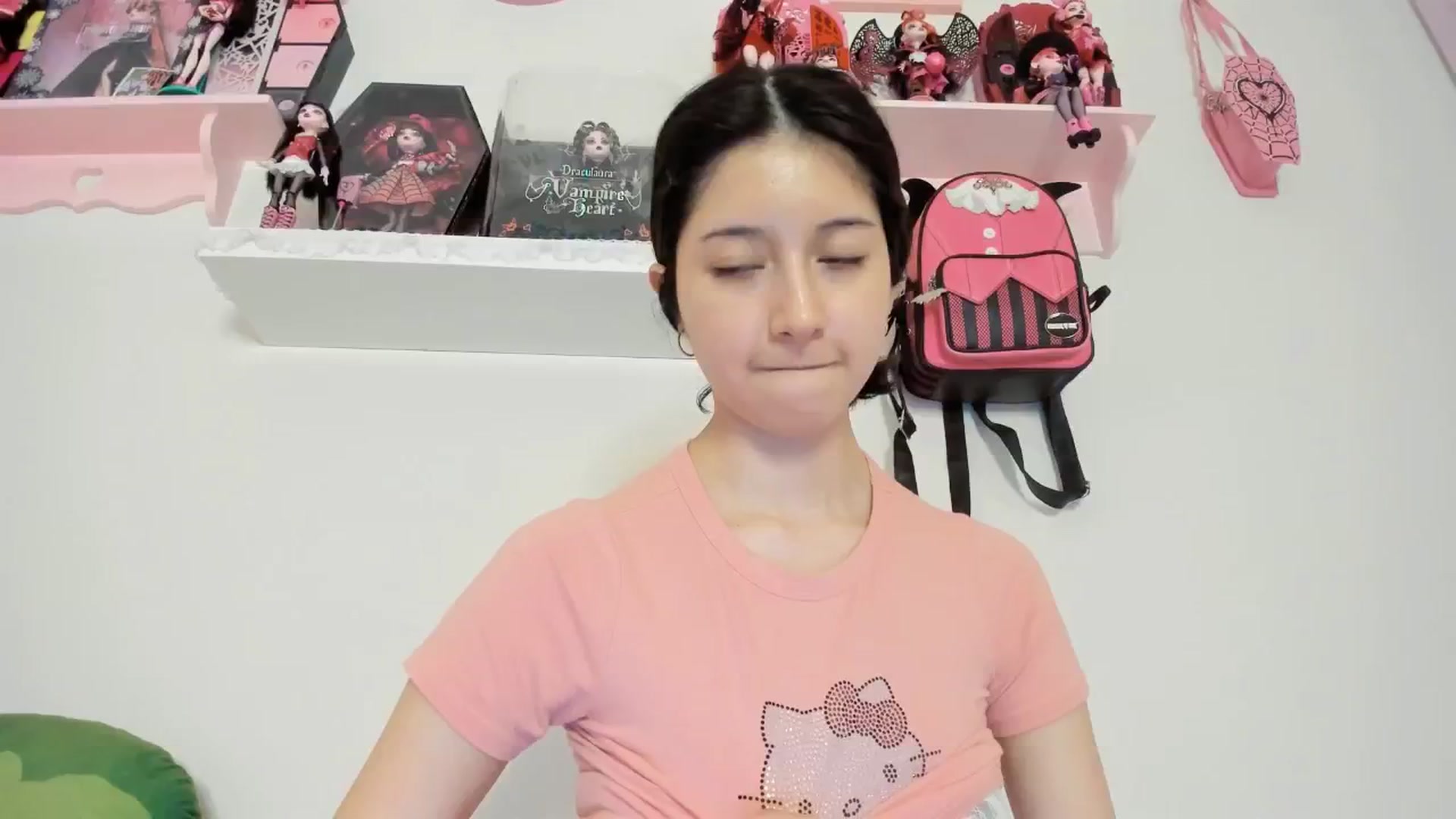 Gallery image thumbnail from Cherrycute666's myfreecams stream on, 02/17/2025, 08:25 image 1 of 20