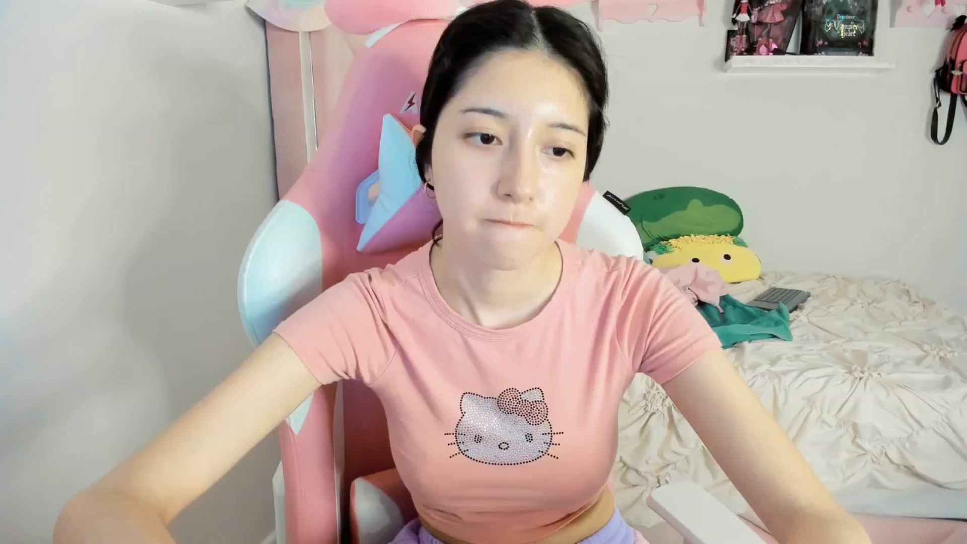 Gallery image thumbnail from Cherrycute666's myfreecams stream on, 02/17/2025, 08:25 image 8 of 20