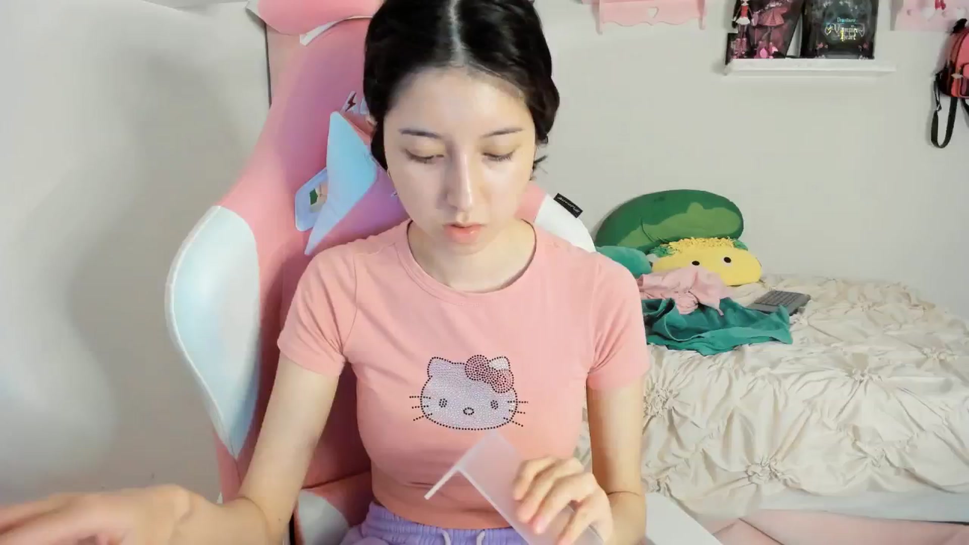 Gallery image thumbnail from Cherrycute666's myfreecams stream on, 02/17/2025, 08:25 image 12 of 20