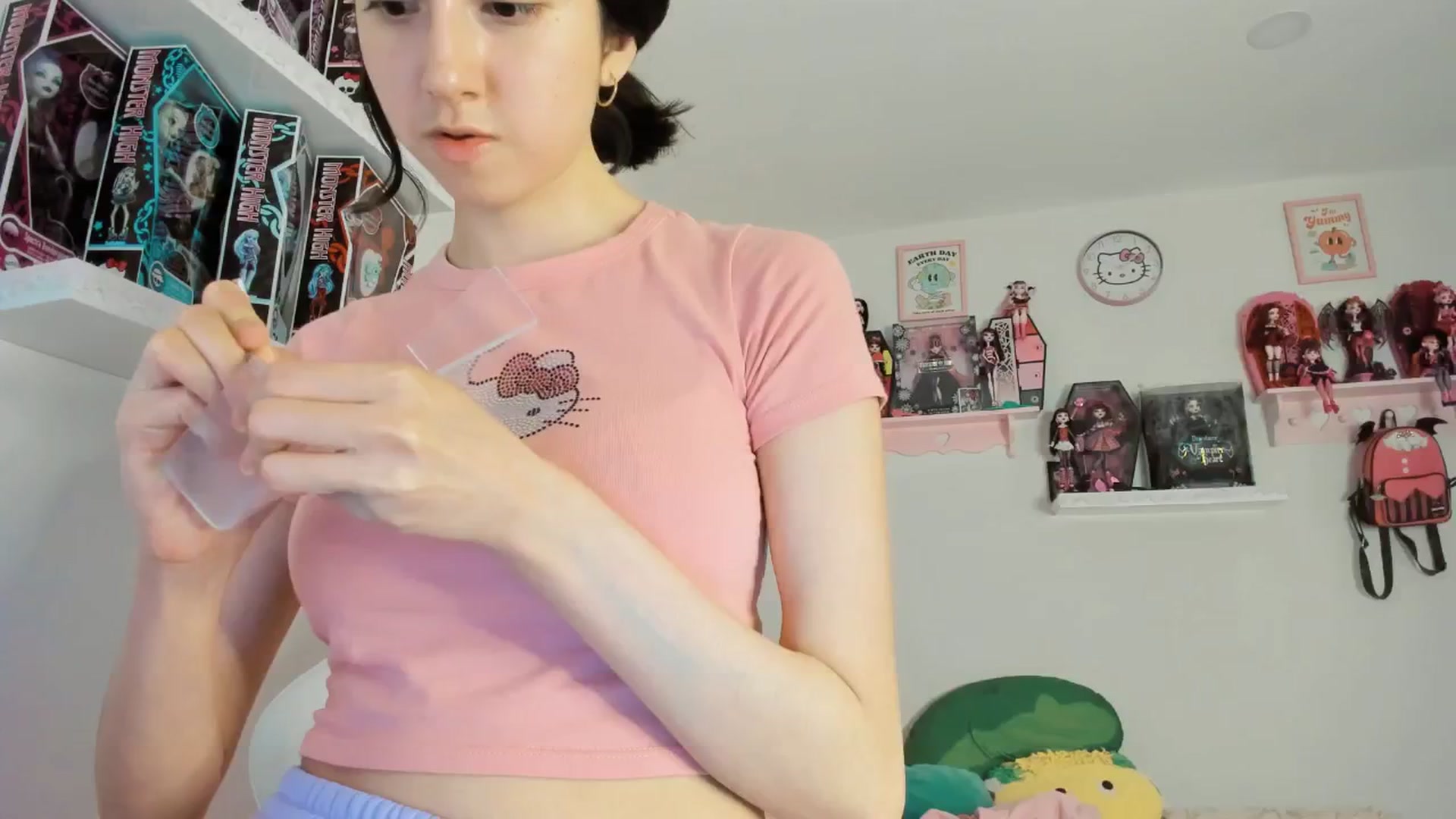 Gallery image thumbnail from Cherrycute666's myfreecams stream on, 02/17/2025, 08:25 image 15 of 20