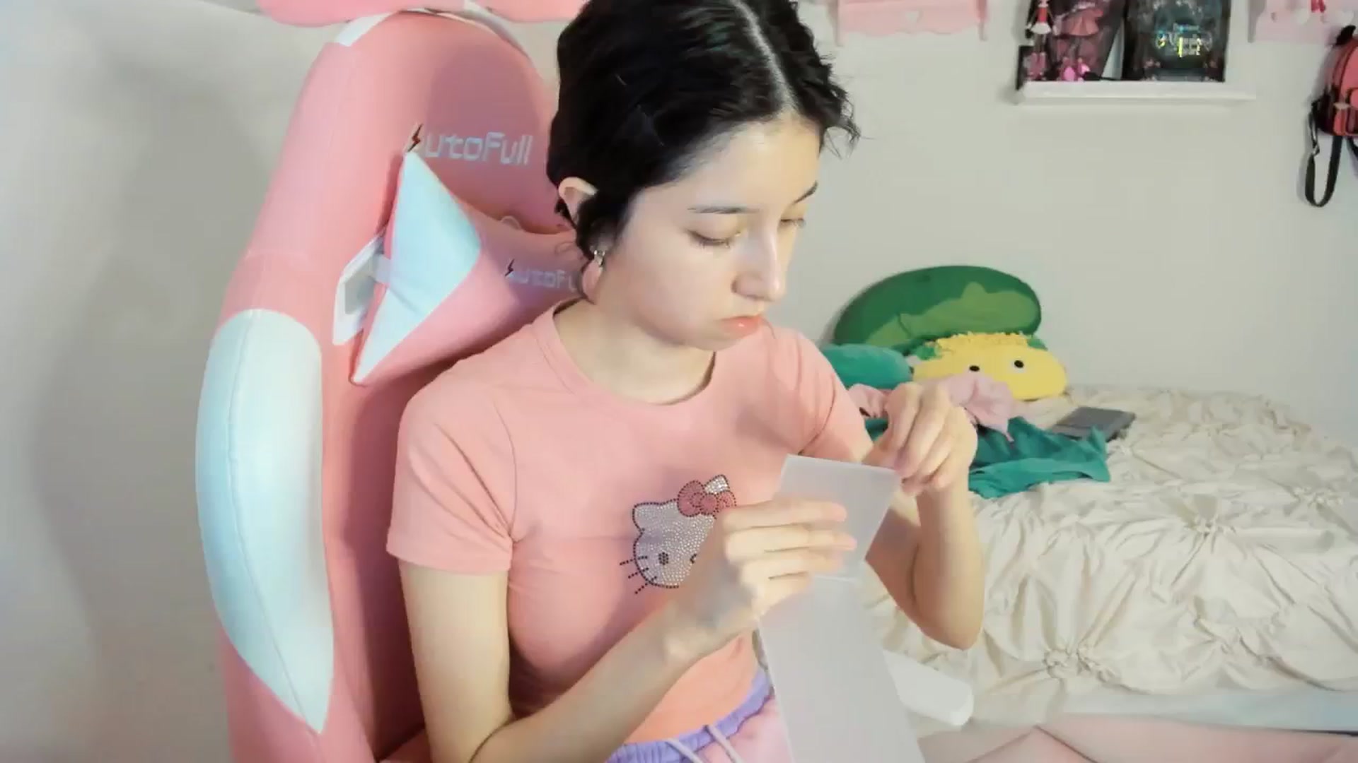 Gallery image thumbnail from Cherrycute666's myfreecams stream on, 02/17/2025, 08:25 image 13 of 20