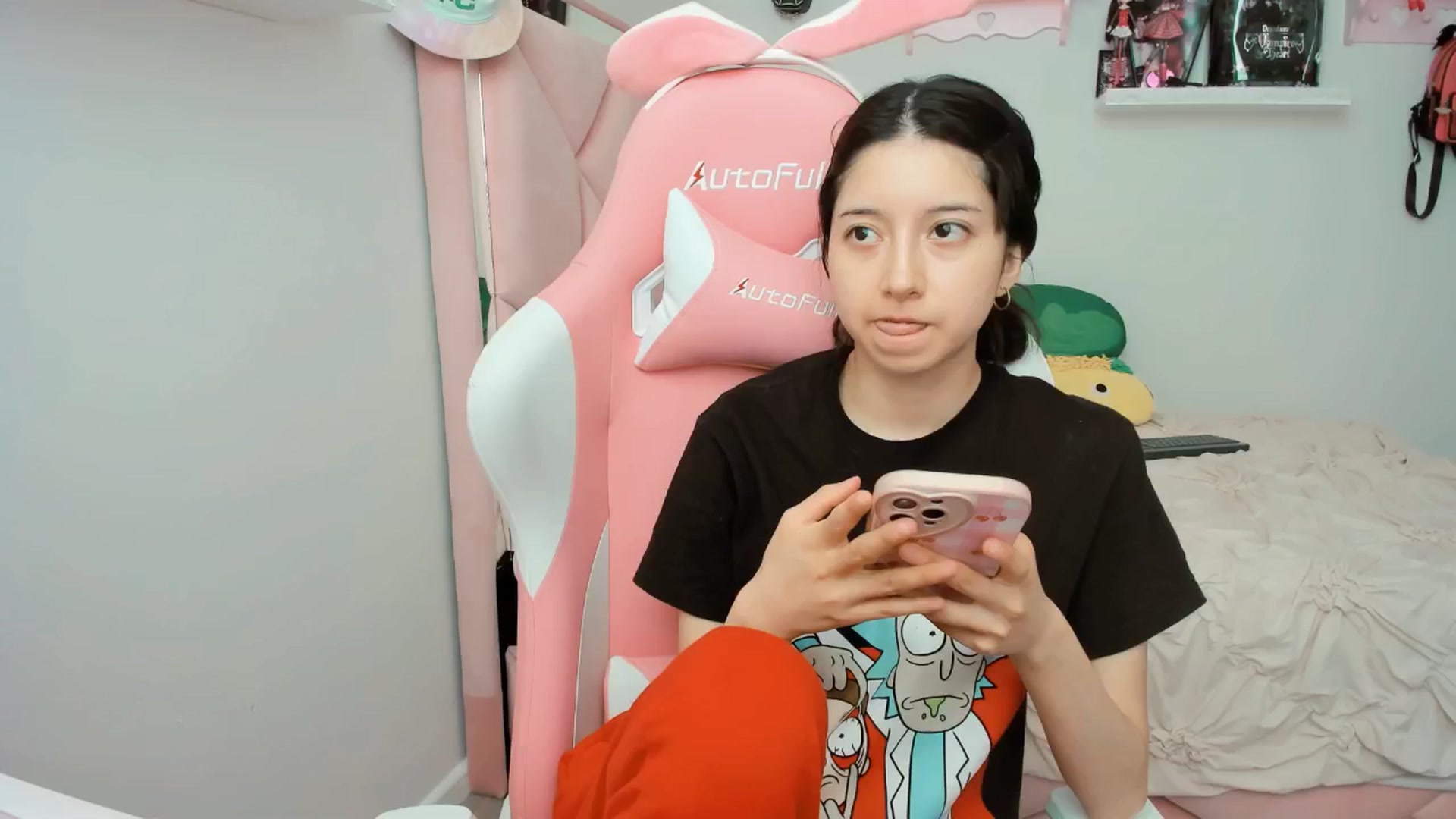 Gallery image thumbnail from Cherrycute666's myfreecams stream on, 02/17/2025, 21:48 image 16 of 20