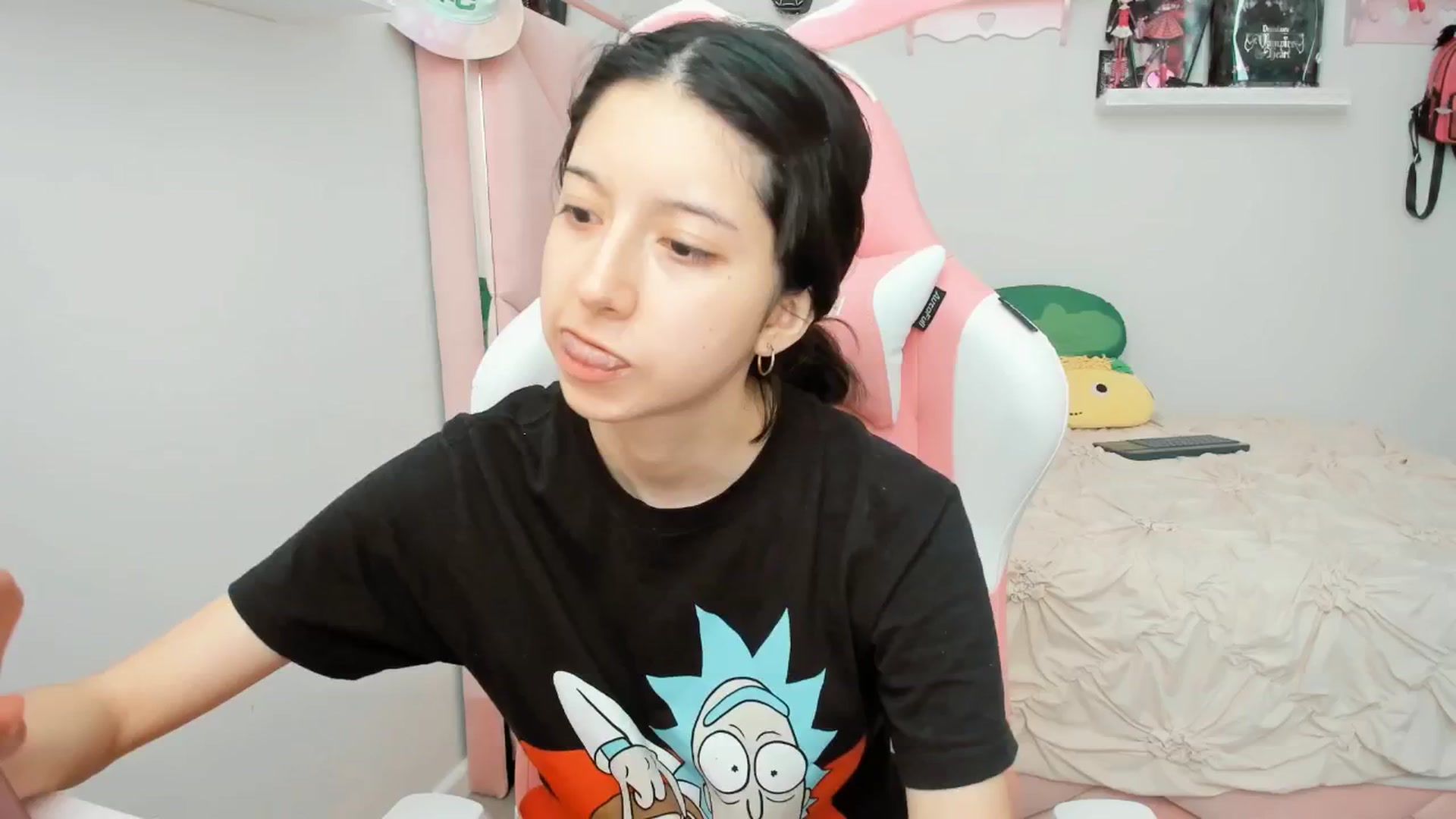 Gallery image thumbnail from Cherrycute666's myfreecams stream on, 02/17/2025, 21:48 image 19 of 20