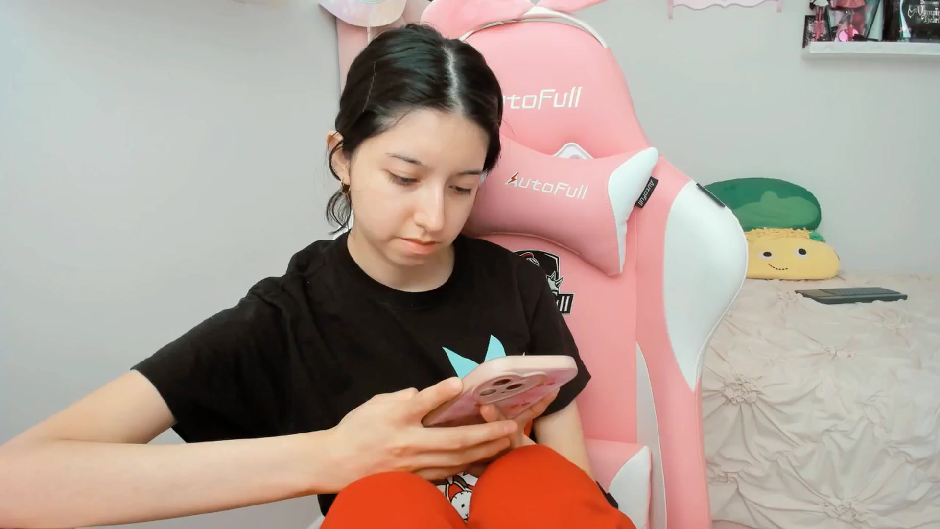 Gallery image thumbnail from Cherrycute666's myfreecams stream on, 02/17/2025, 21:48 image 20 of 20