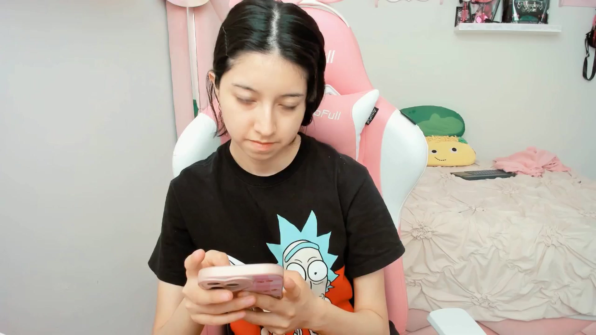 Gallery image thumbnail from Cherrycute666's myfreecams stream on, 02/17/2025, 21:48 image 3 of 20