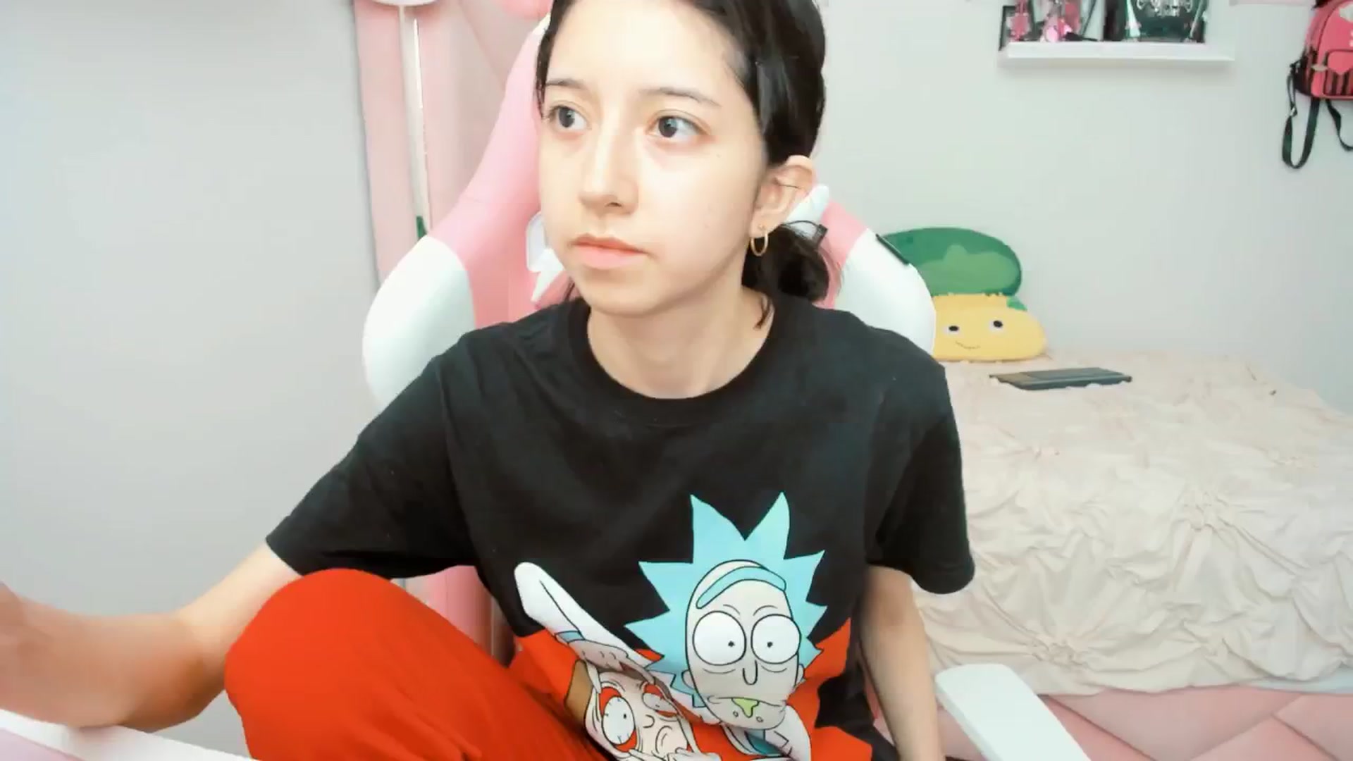 Gallery image thumbnail from Cherrycute666's myfreecams stream on, 02/17/2025, 21:48 image 15 of 20