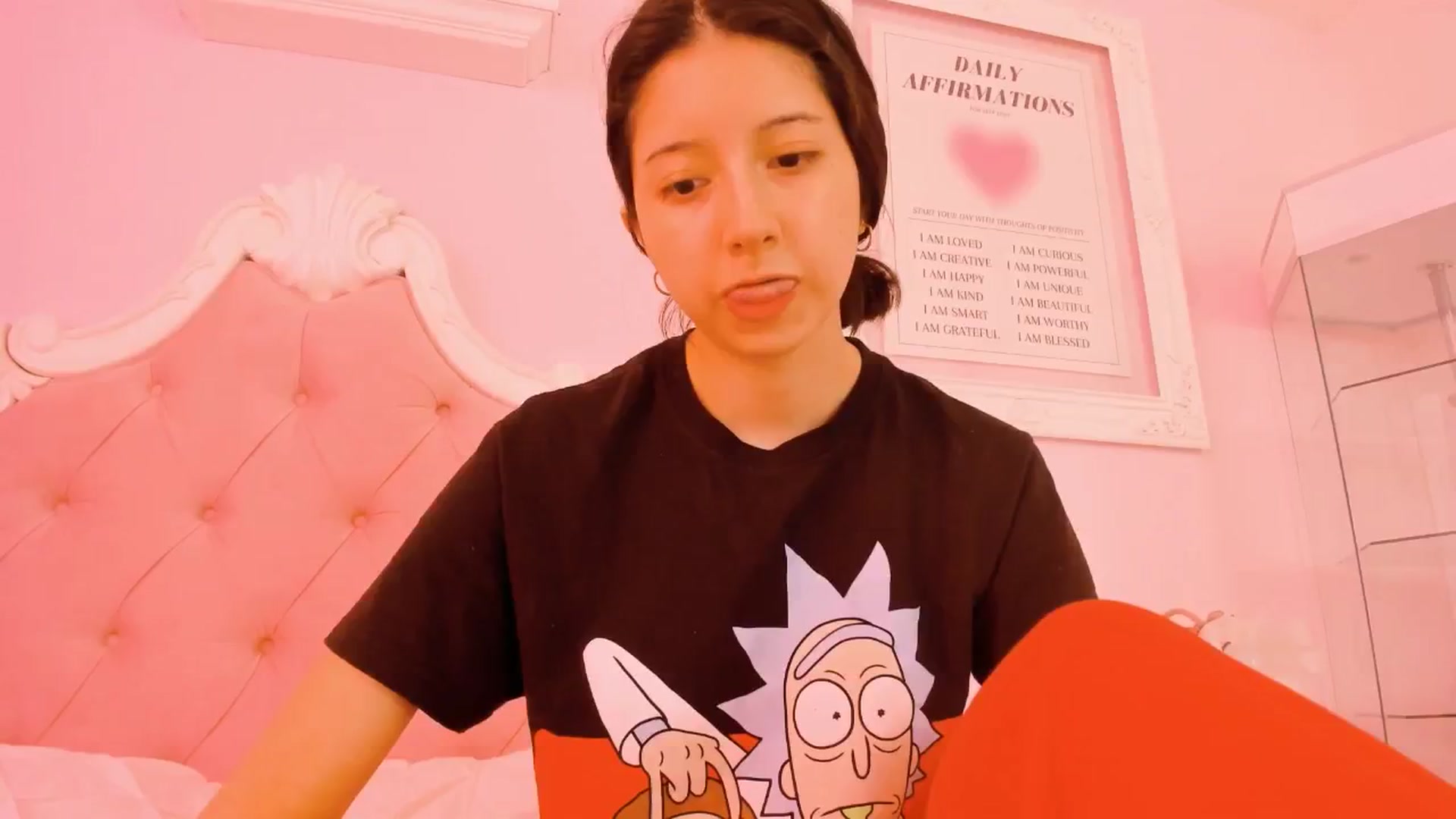 Gallery image thumbnail from Cherrycute666's myfreecams stream on, 02/17/2025, 22:33 image 19 of 20