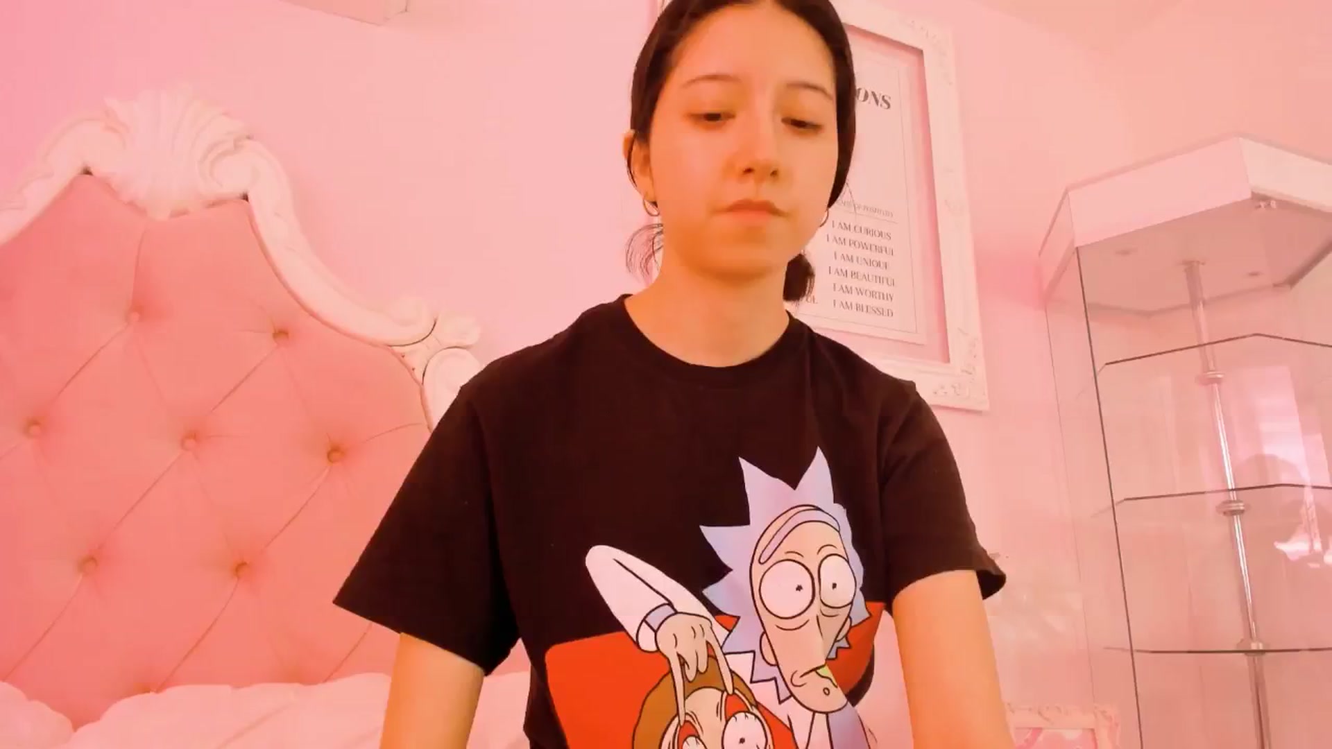 Gallery image thumbnail from Cherrycute666's myfreecams stream on, 02/17/2025, 22:33 image 1 of 20