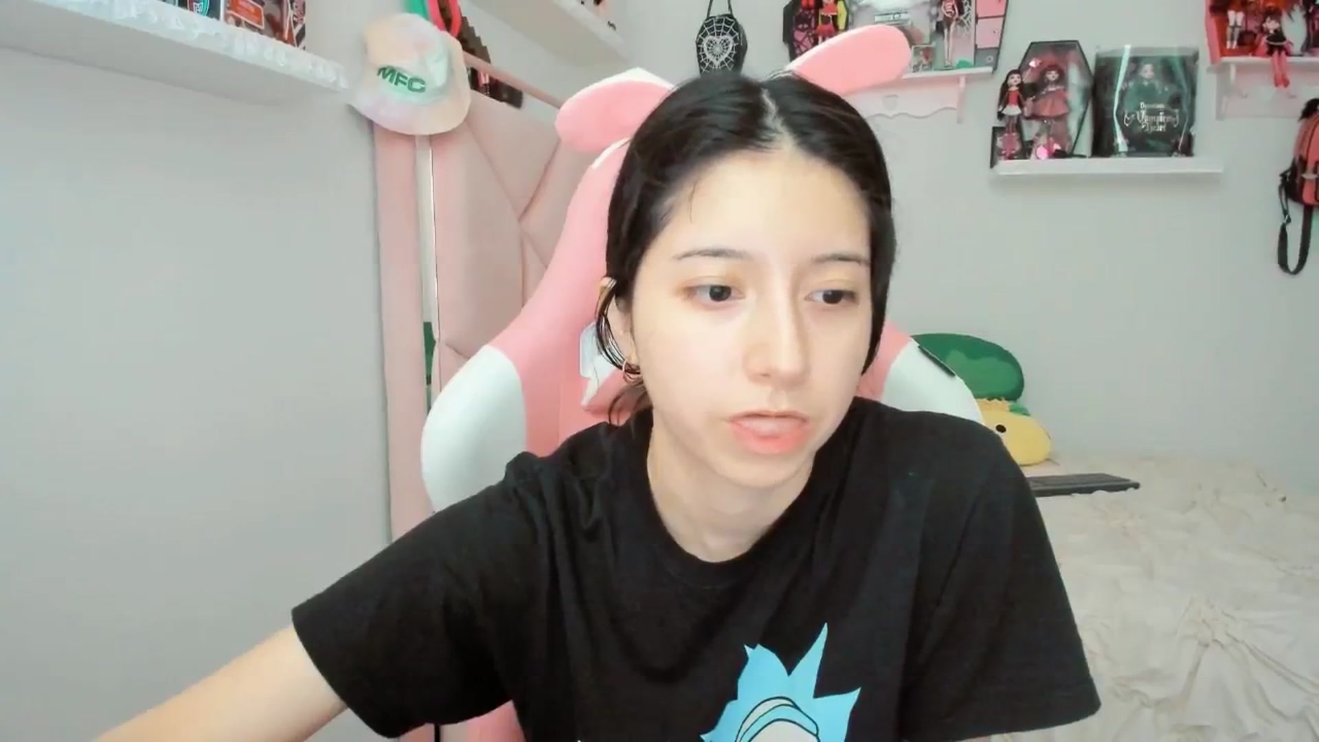 Gallery image thumbnail from Cherrycute666's myfreecams stream on, 02/18/2025, 24:25 image 3 of 20