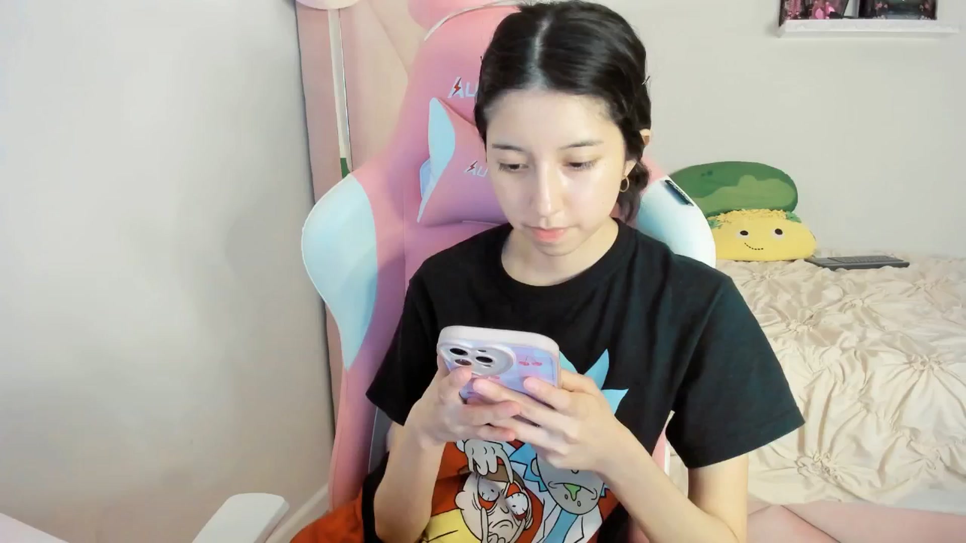 Gallery image thumbnail from Cherrycute666's myfreecams stream on, 02/18/2025, 06:07 image 2 of 20