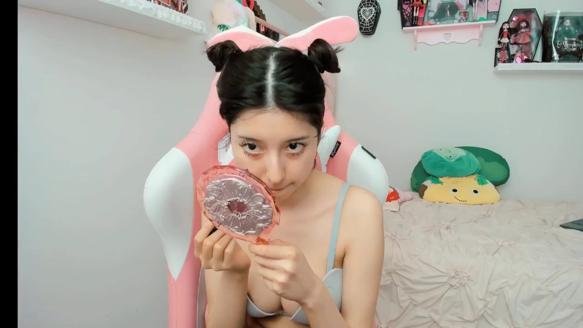 Gallery image thumbnail from Cherrycute666's myfreecams stream on, 02/18/2025, 21:11 image 14 of 20