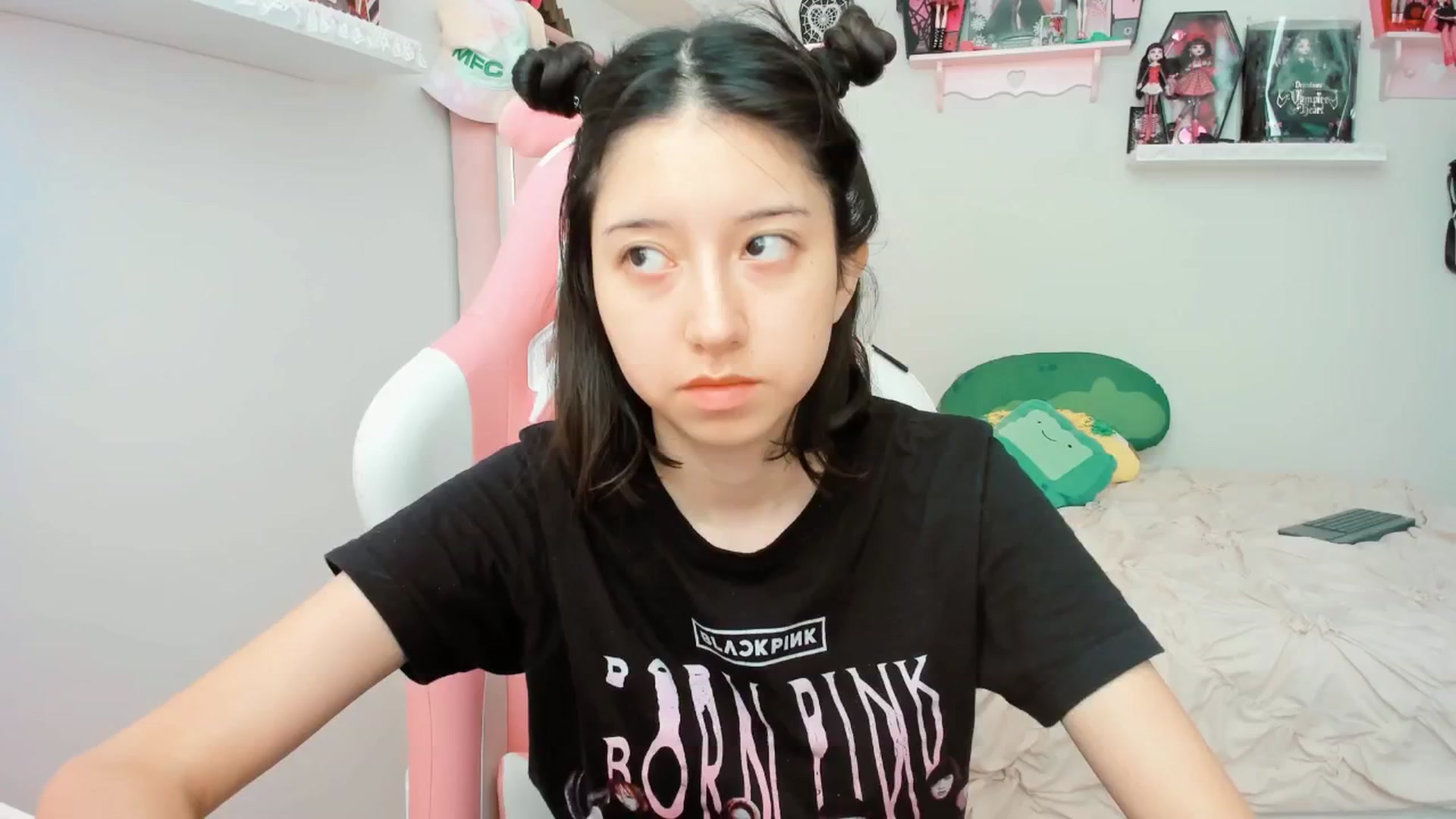 Gallery image thumbnail from Cherrycute666's myfreecams stream on, 02/19/2025, 21:10 image 3 of 20