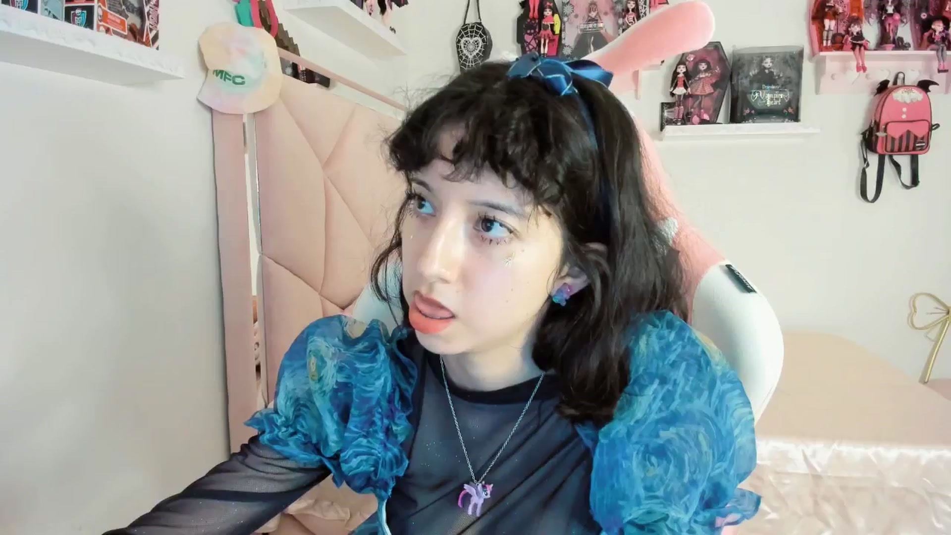 Gallery image thumbnail from Cherrycute666's myfreecams stream on, 02/20/2025, 04:36 image 11 of 20