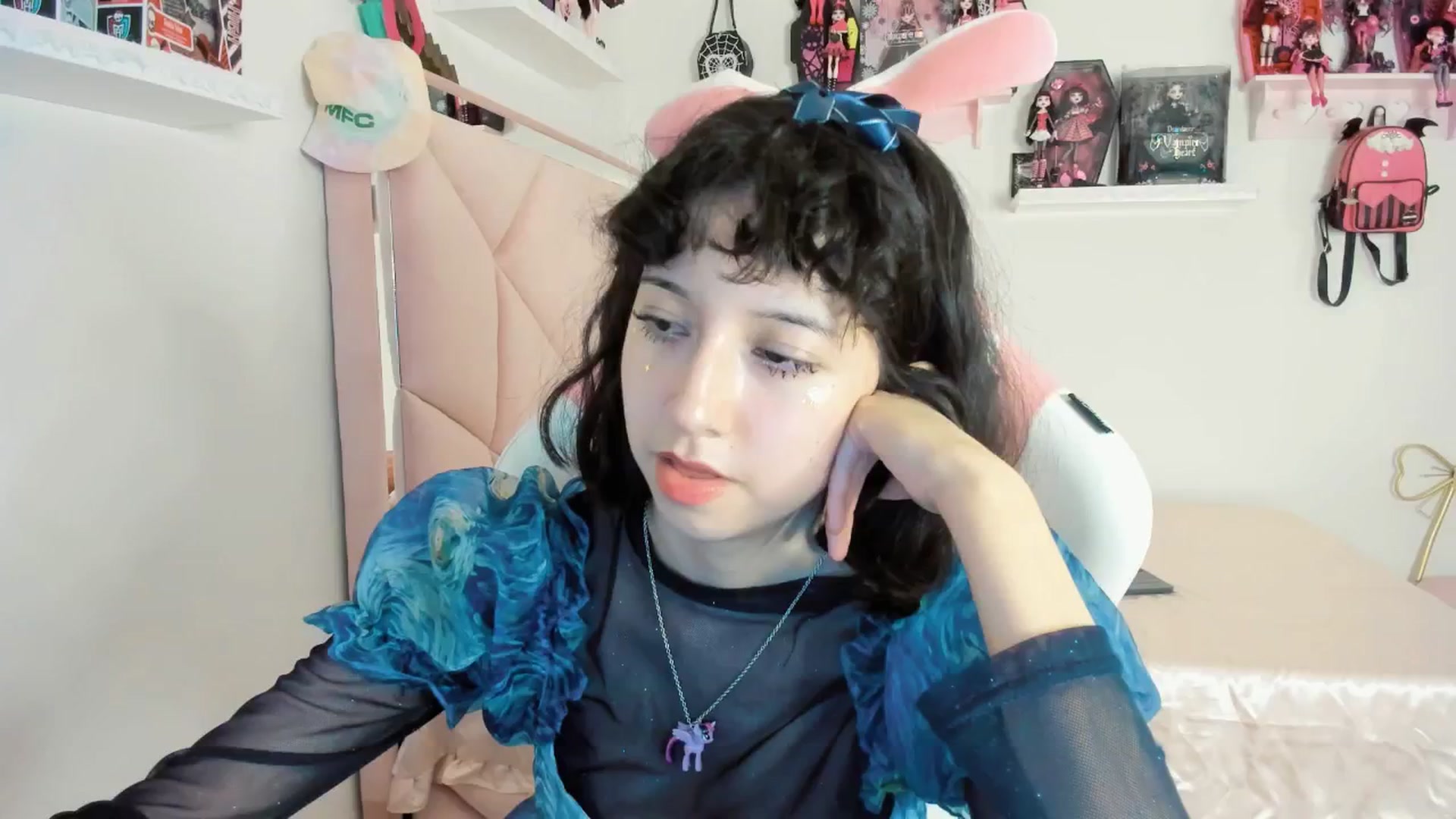 Gallery image thumbnail from Cherrycute666's myfreecams stream on, 02/20/2025, 04:36 image 5 of 20