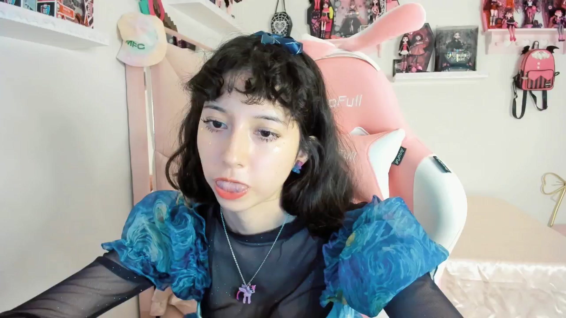 Gallery image thumbnail from Cherrycute666's myfreecams stream on, 02/20/2025, 04:36 image 2 of 20