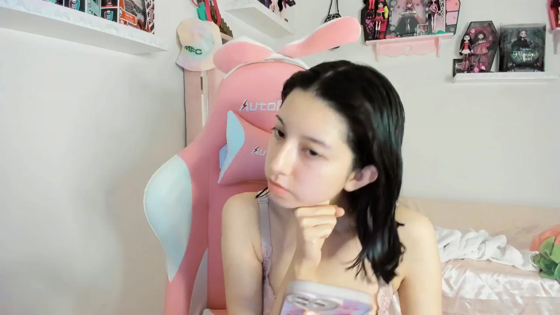 Gallery image thumbnail from Cherrycute666's myfreecams stream on, 02/20/2025, 06:34 image 20 of 20