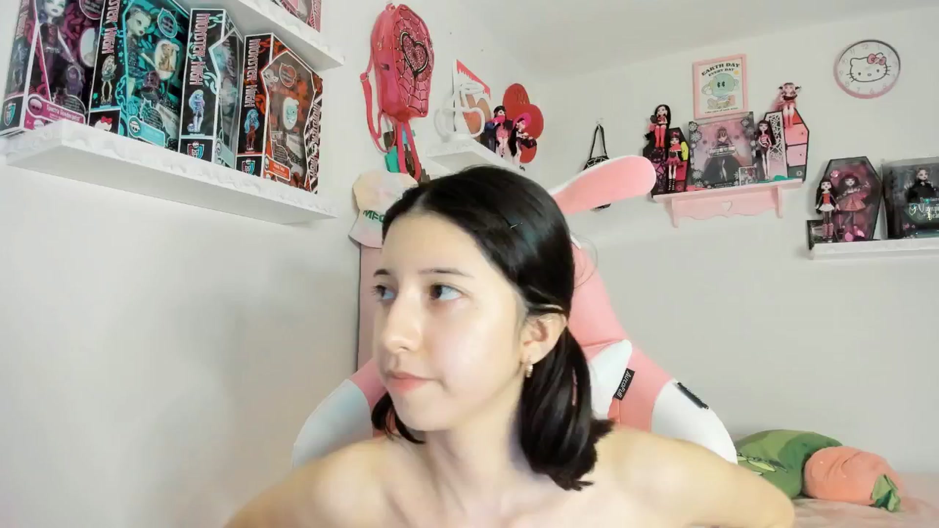 Gallery image thumbnail from Cherrycute666's myfreecams stream on, 02/21/2025, 01:56 image 5 of 20