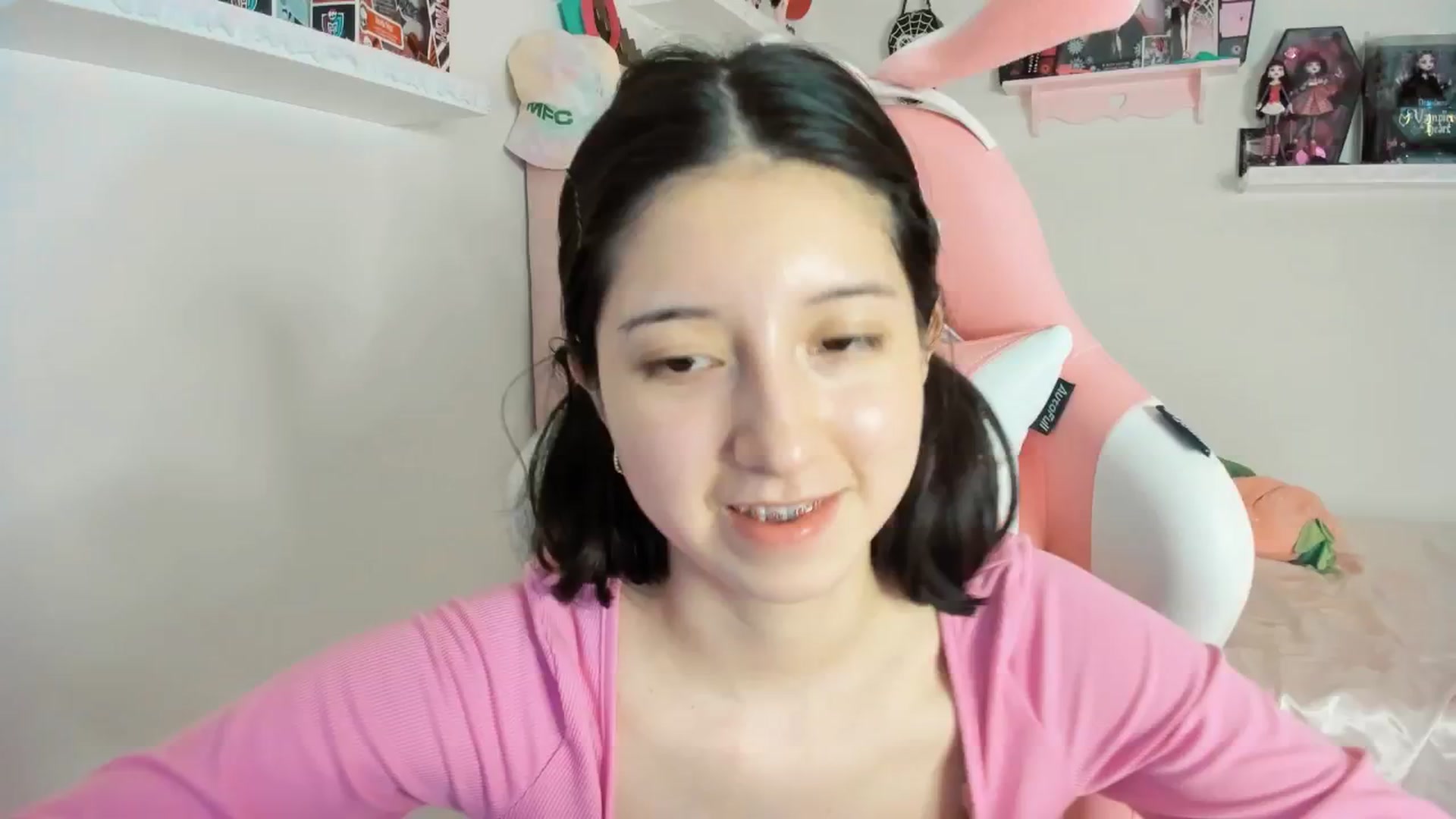 Gallery image thumbnail from Cherrycute666's myfreecams stream on, 02/21/2025, 05:24 image 3 of 20