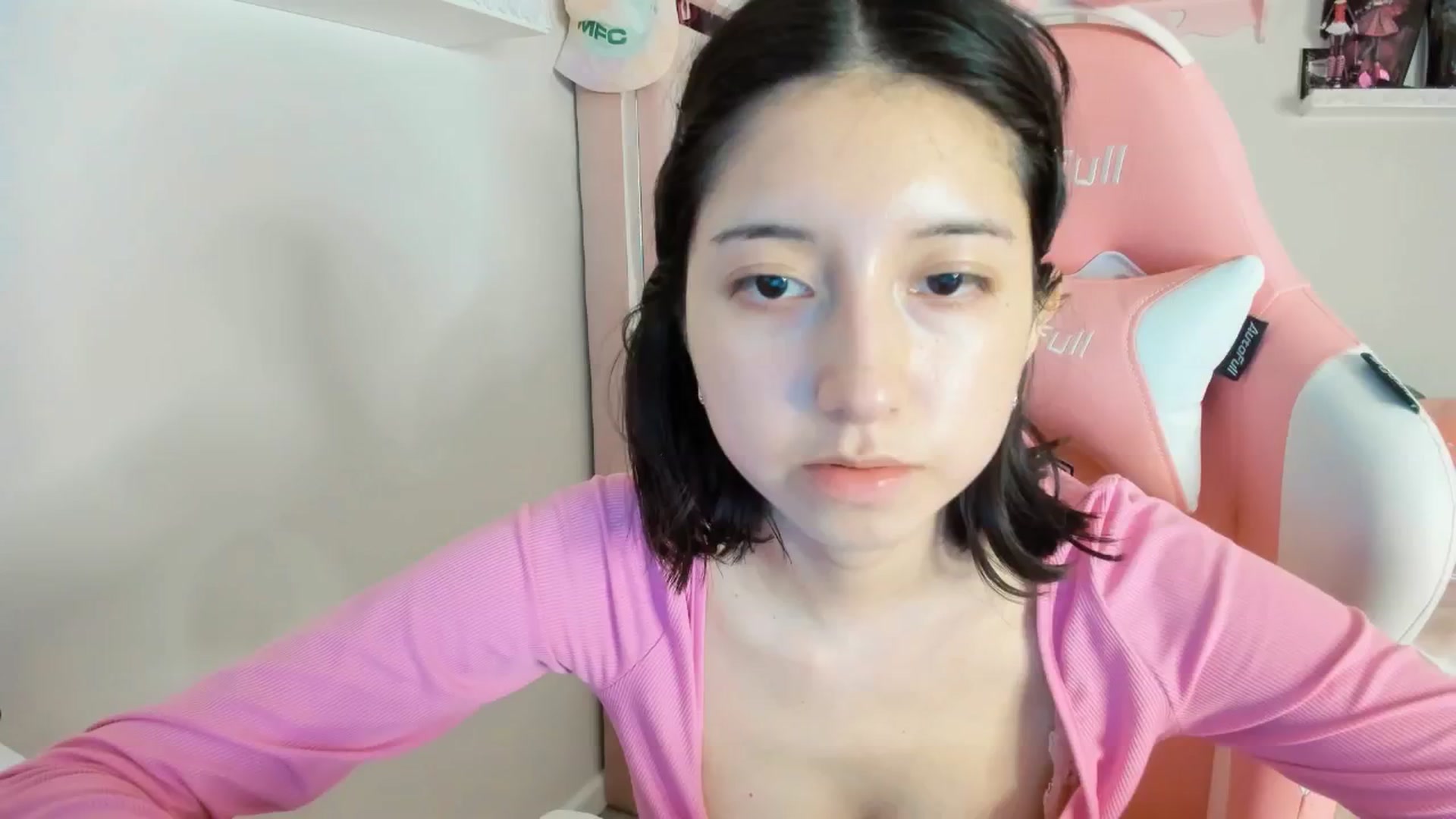 Gallery image thumbnail from Cherrycute666's myfreecams stream on, 02/21/2025, 09:36 image 13 of 20