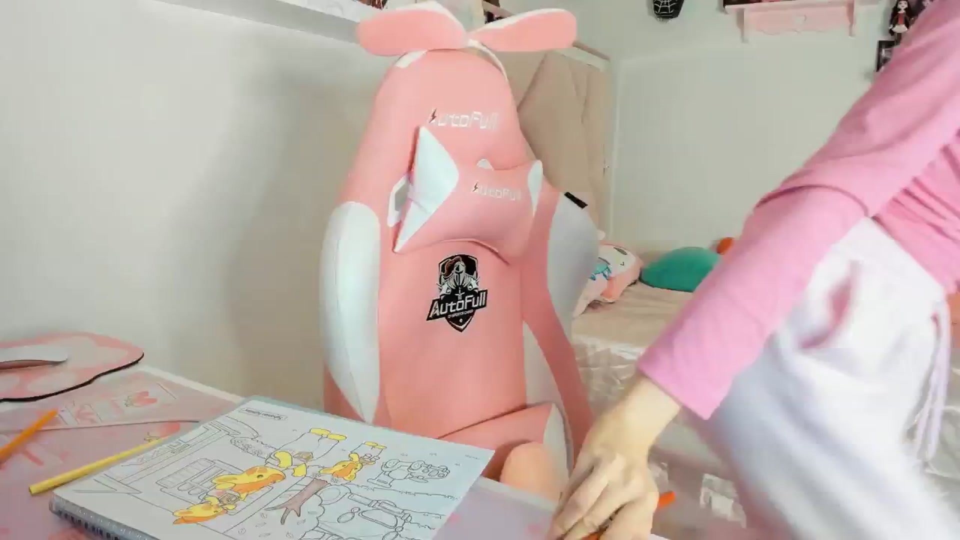 Gallery image thumbnail from Cherrycute666's myfreecams stream on, 02/21/2025, 09:36 image 2 of 20