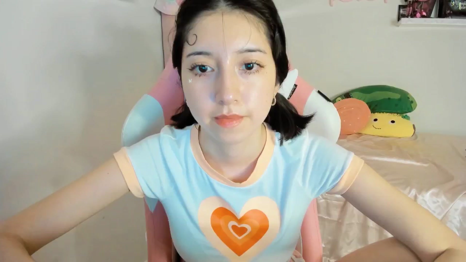 Gallery image thumbnail from Cherrycute666's myfreecams stream on, 02/22/2025, 03:38 image 15 of 20