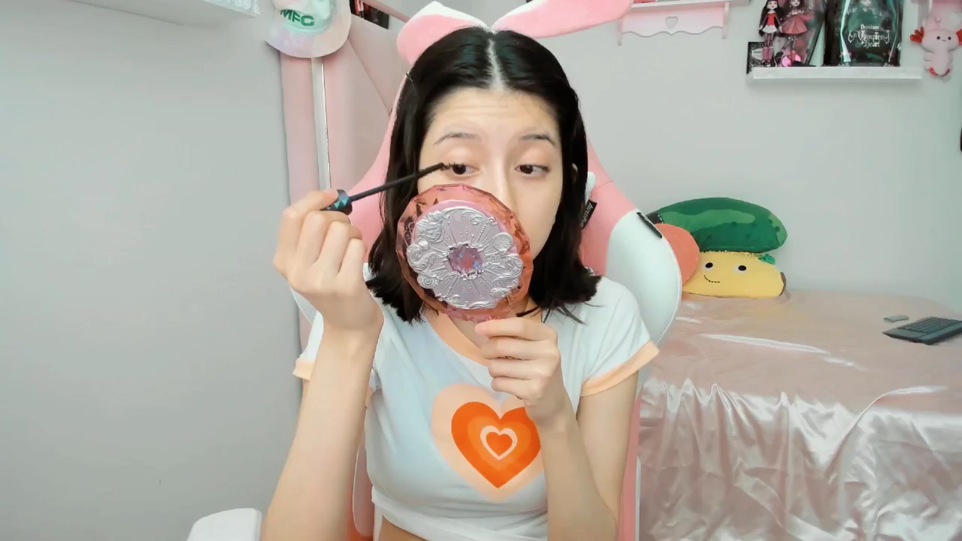 Gallery image thumbnail from Cherrycute666's myfreecams stream on, 02/22/2025, 03:38 image 2 of 20